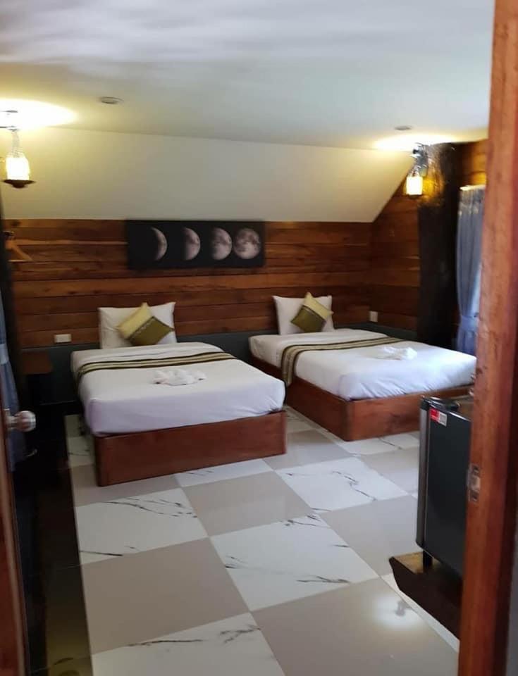 Twin Room - Photo 10