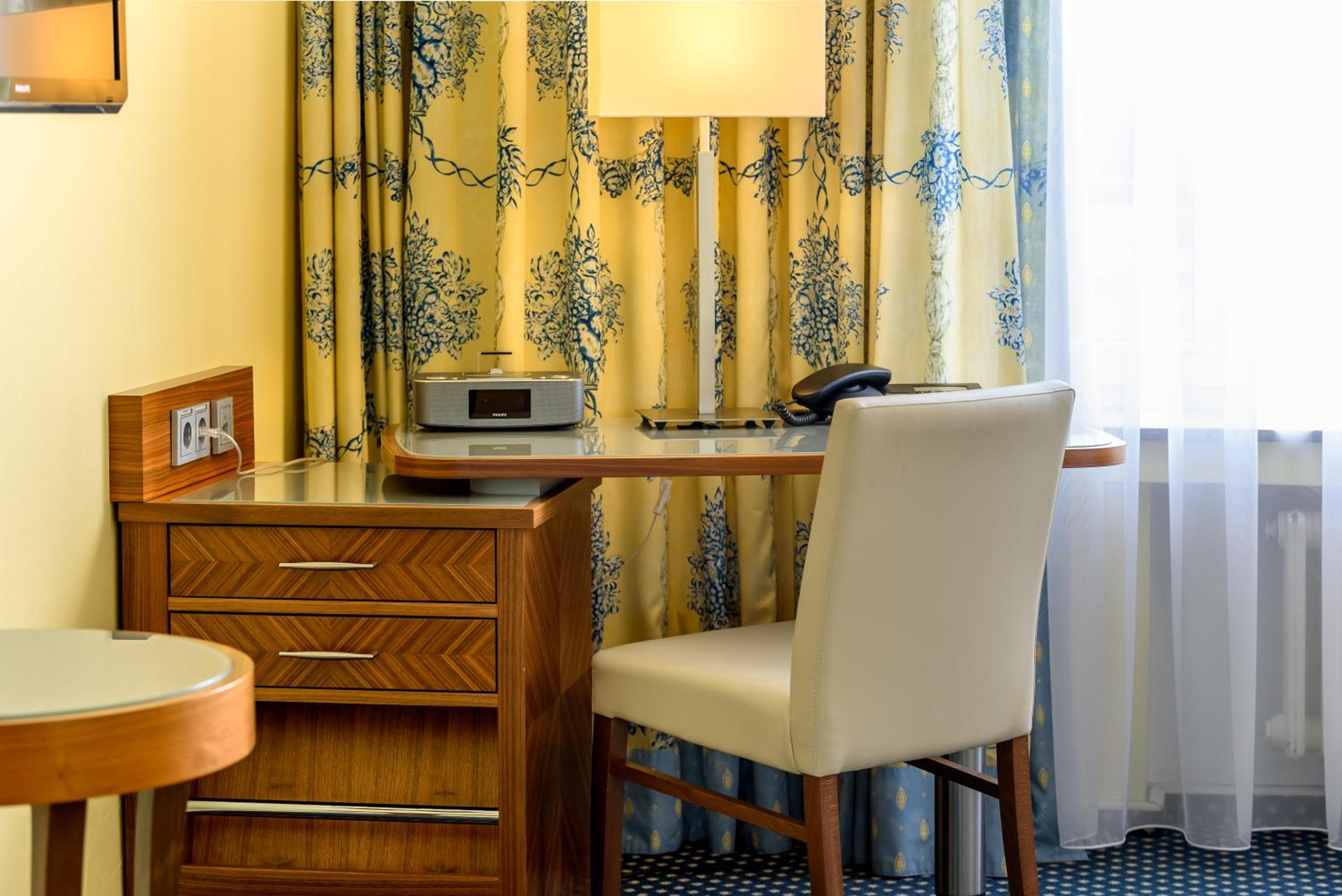 Privilege Queen Room - Photo 2