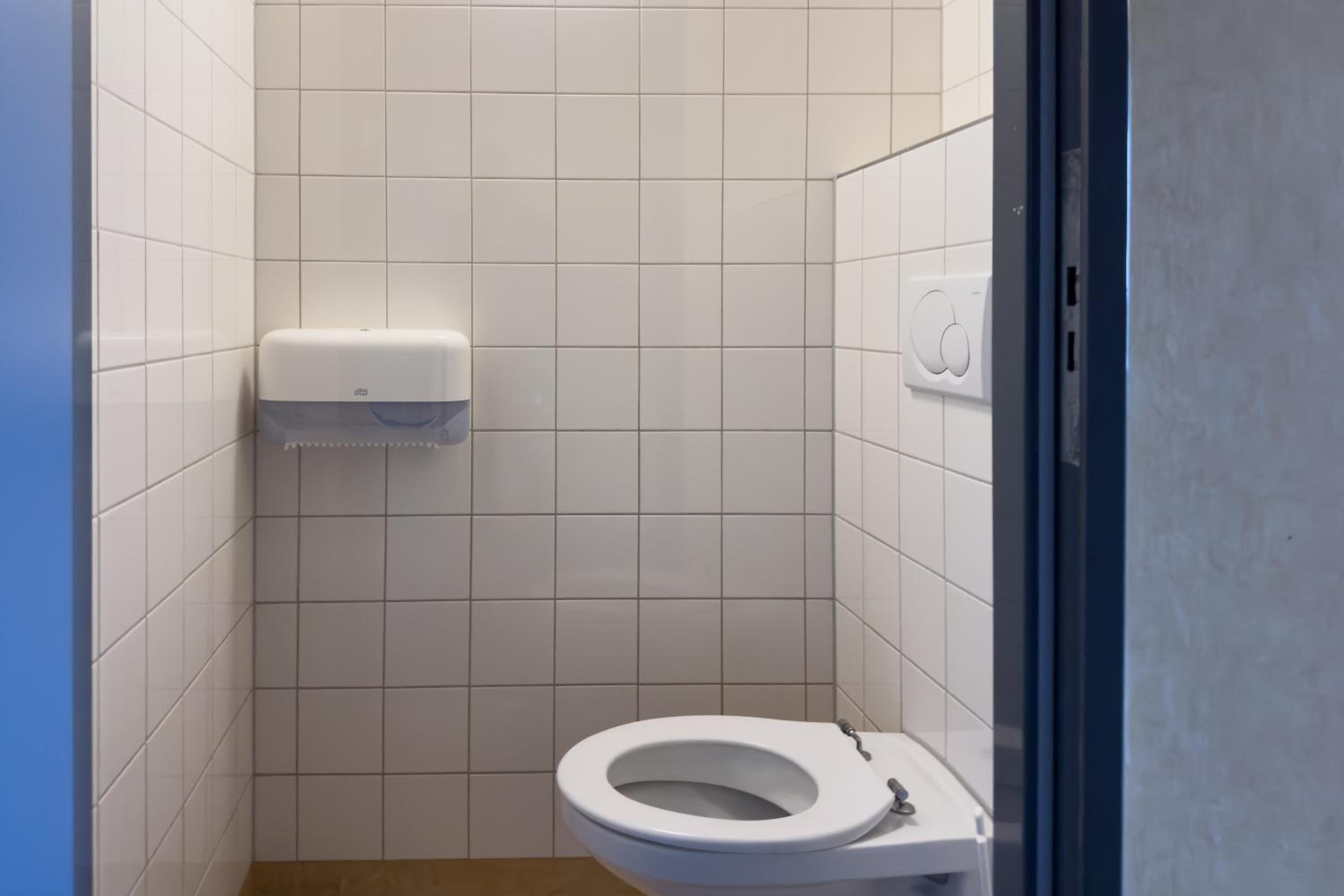 Quadruple Room with Private Bathroom photo 3