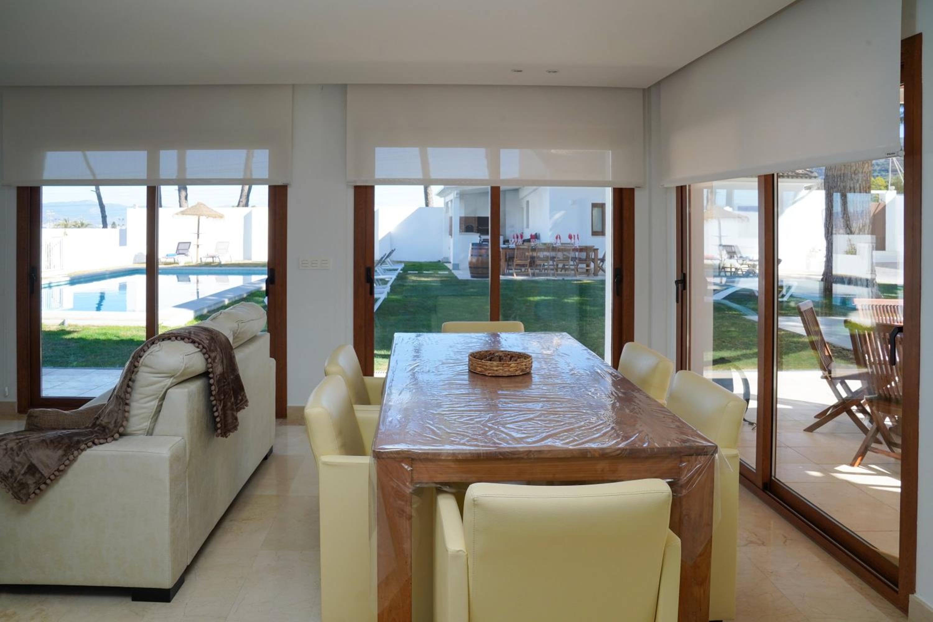 Villa photo 2
