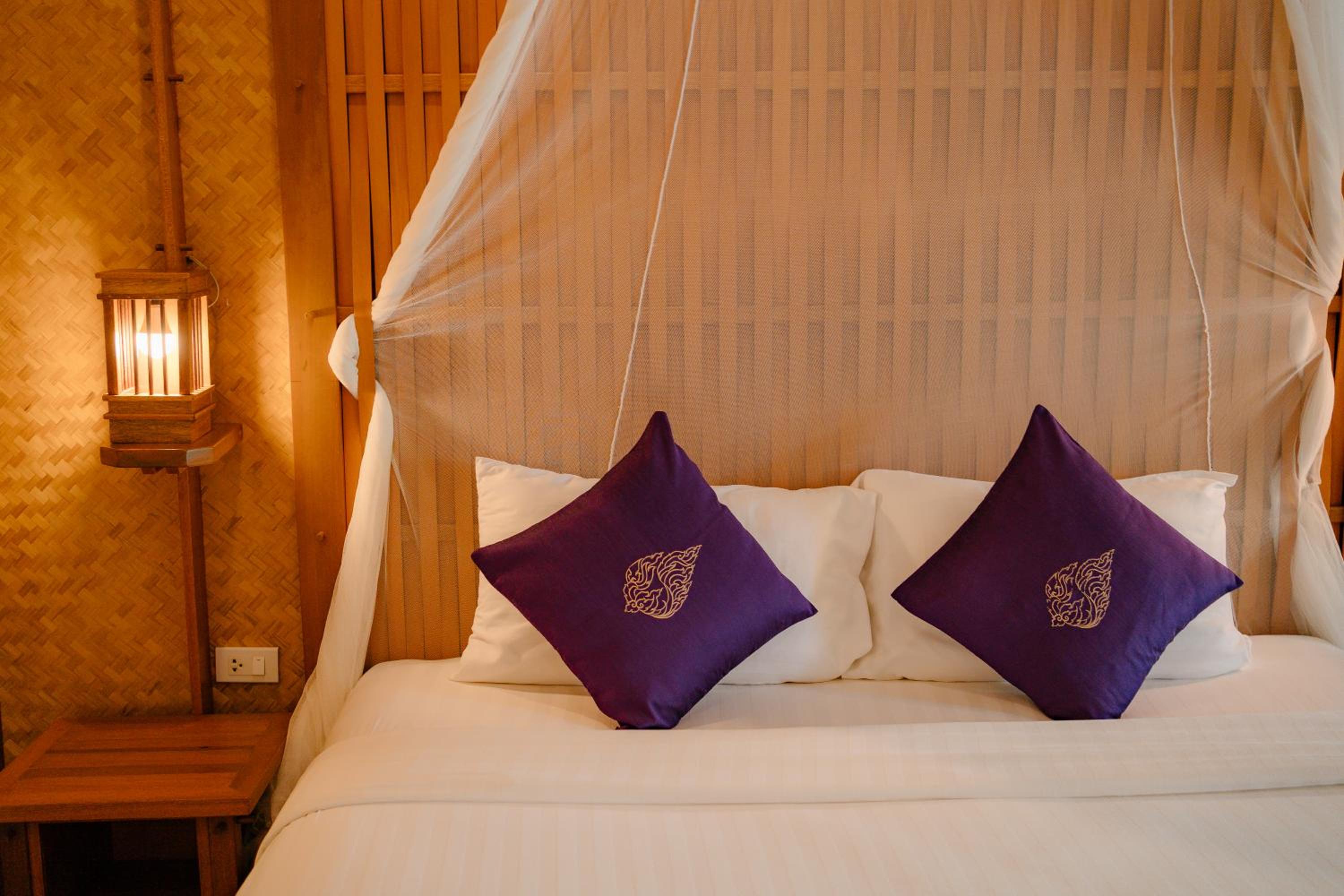 Deluxe Cottage with Partial Sea View - Photo 12