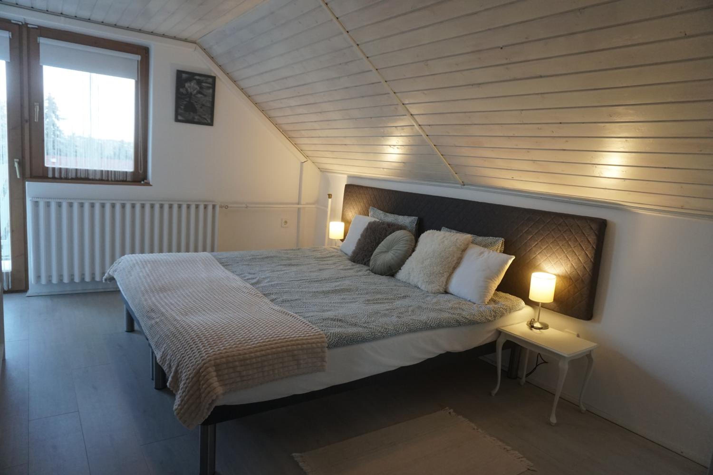 Deluxe Two-Bedroom Apartment with Garden View photo 3