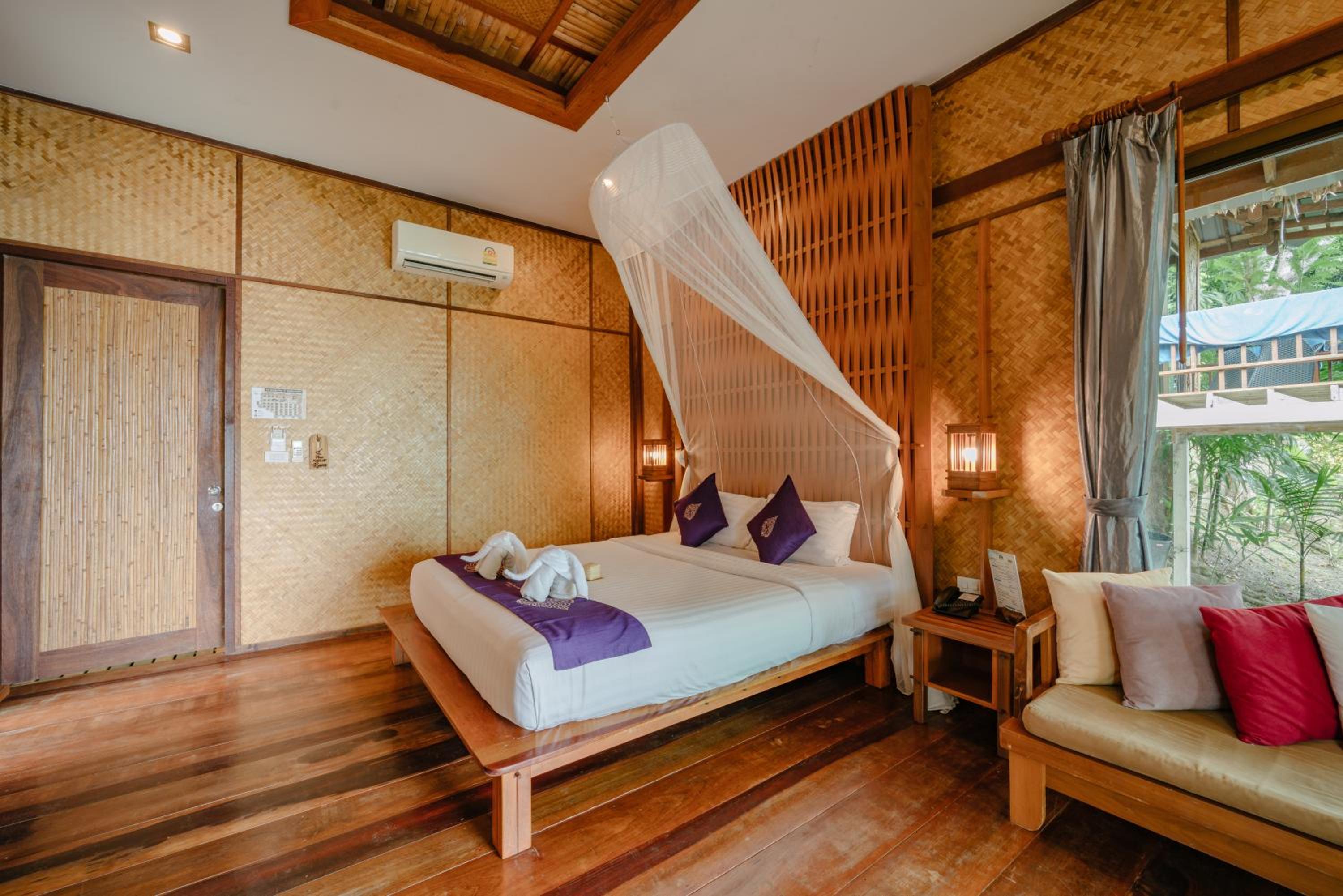 Deluxe Cottage with Partial Sea View - Photo 8
