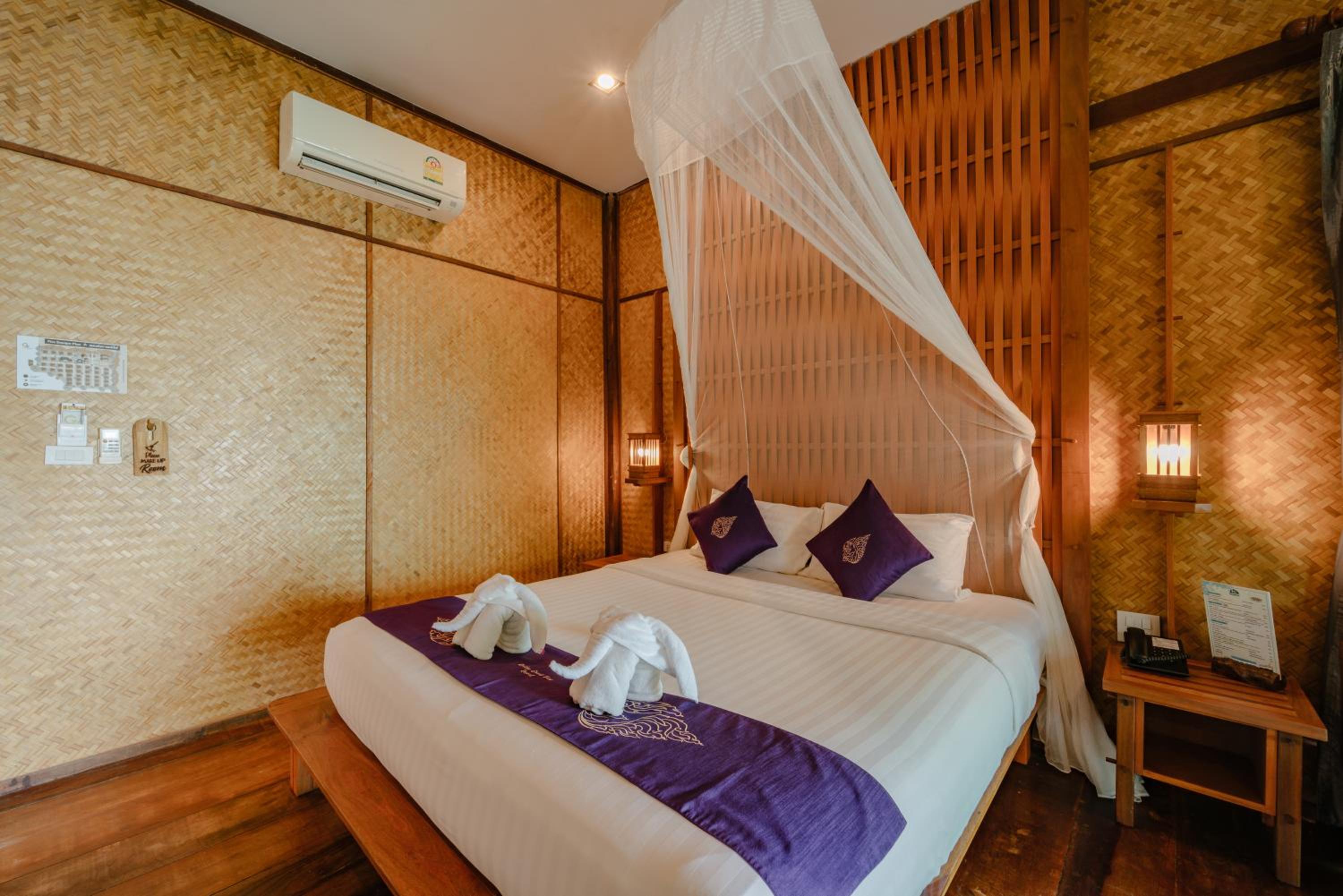 Deluxe Cottage with Partial Sea View - Photo 9