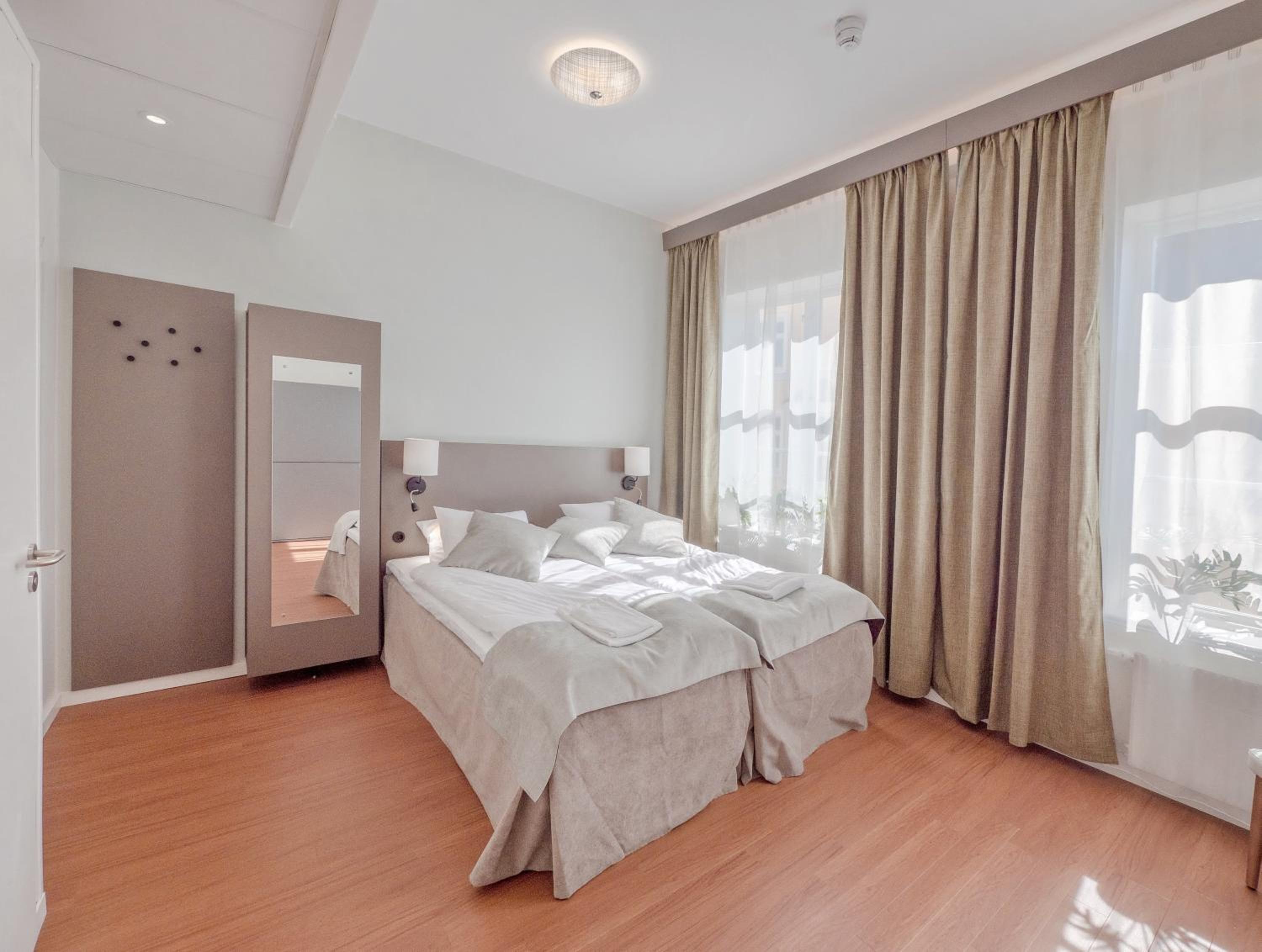 Large Double Room photo 1