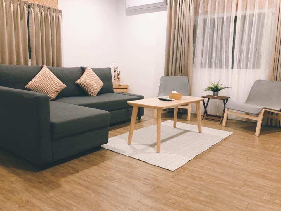 Apartment with Mountain View - Photo 8