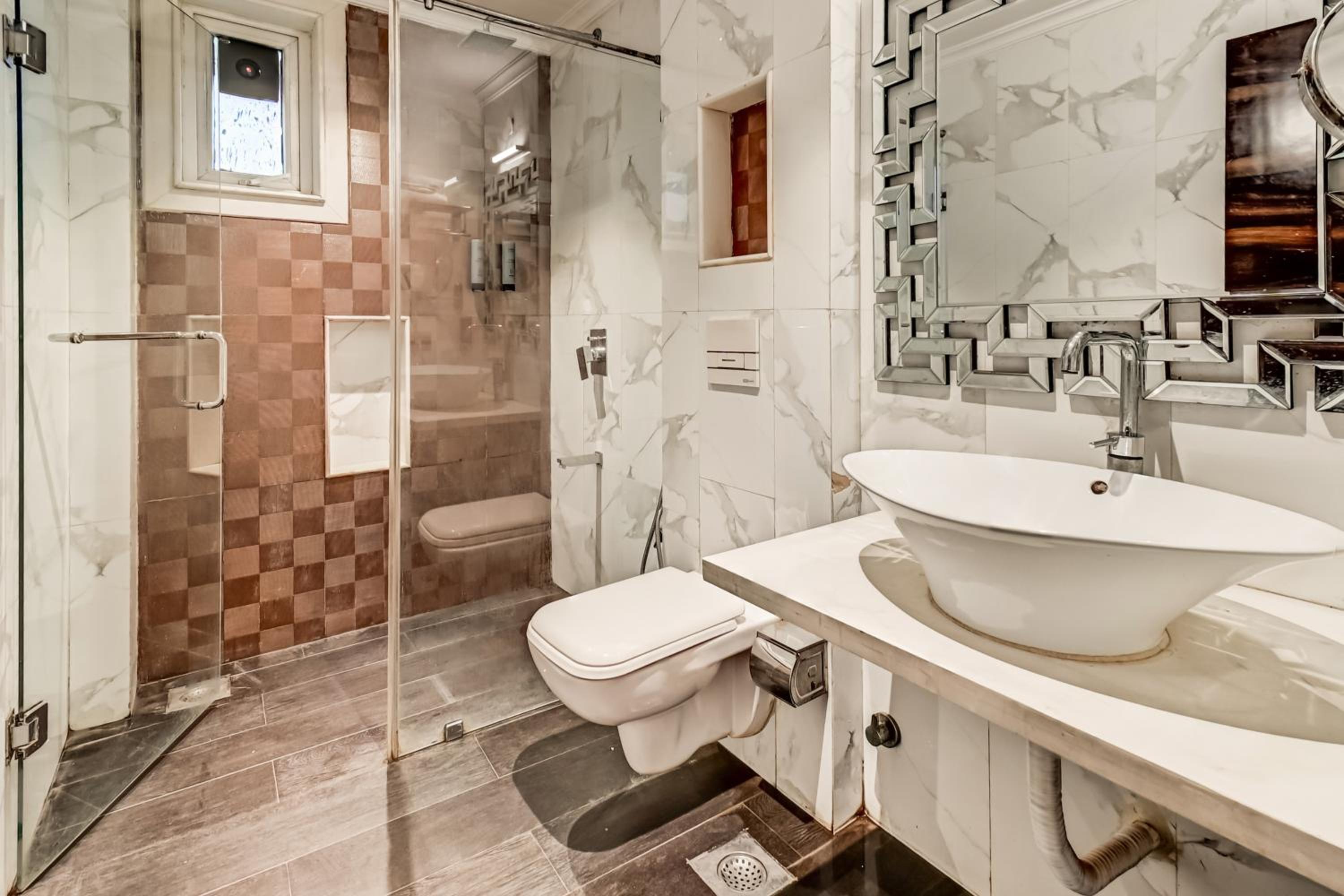Deluxe Room With Private Balcony - Photo 2