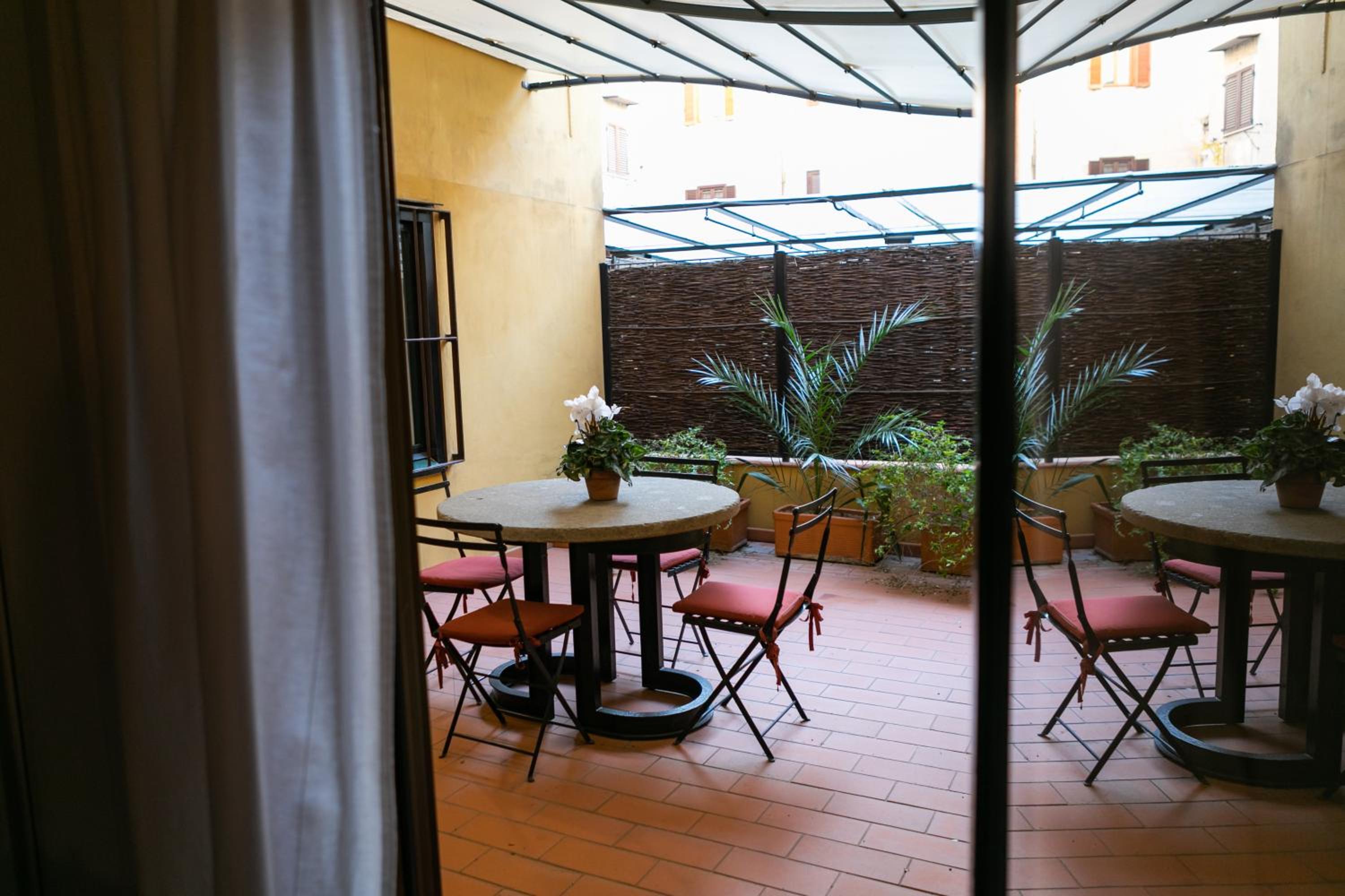 One-Bedroom Apartment with Terrace (3 Adults) - Babuino 172