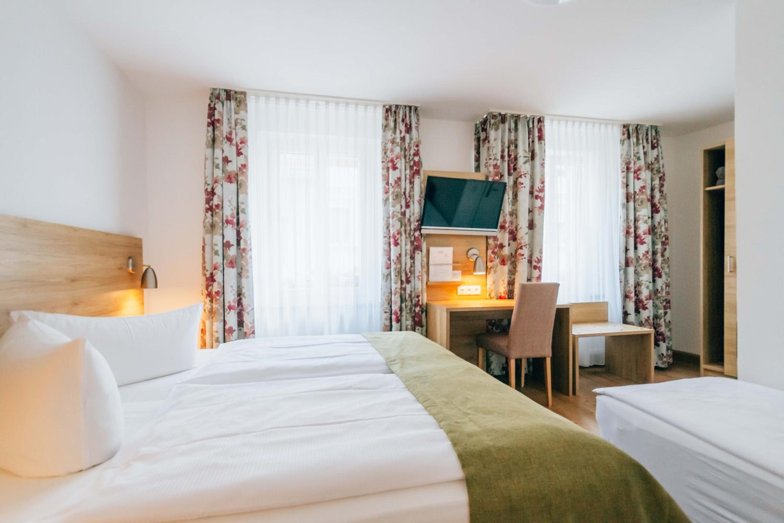 Classic Triple Room photo 1