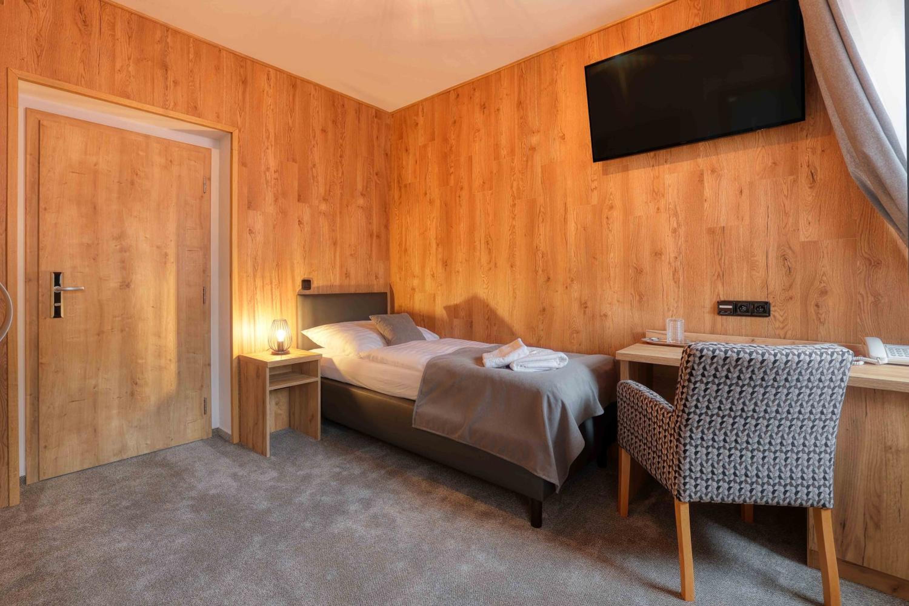 Single Room photo 3