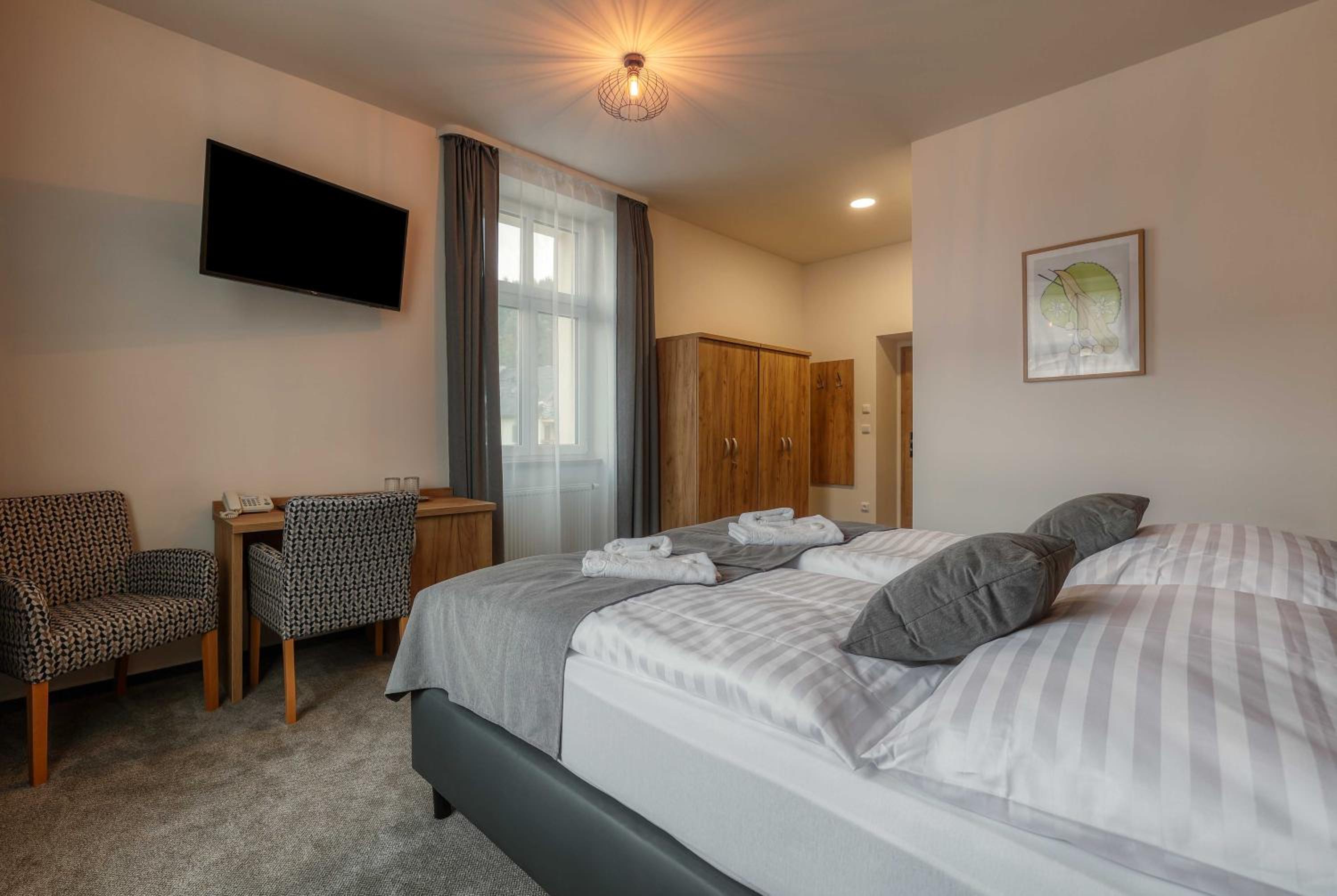 Standard Double or Twin Room photo 1