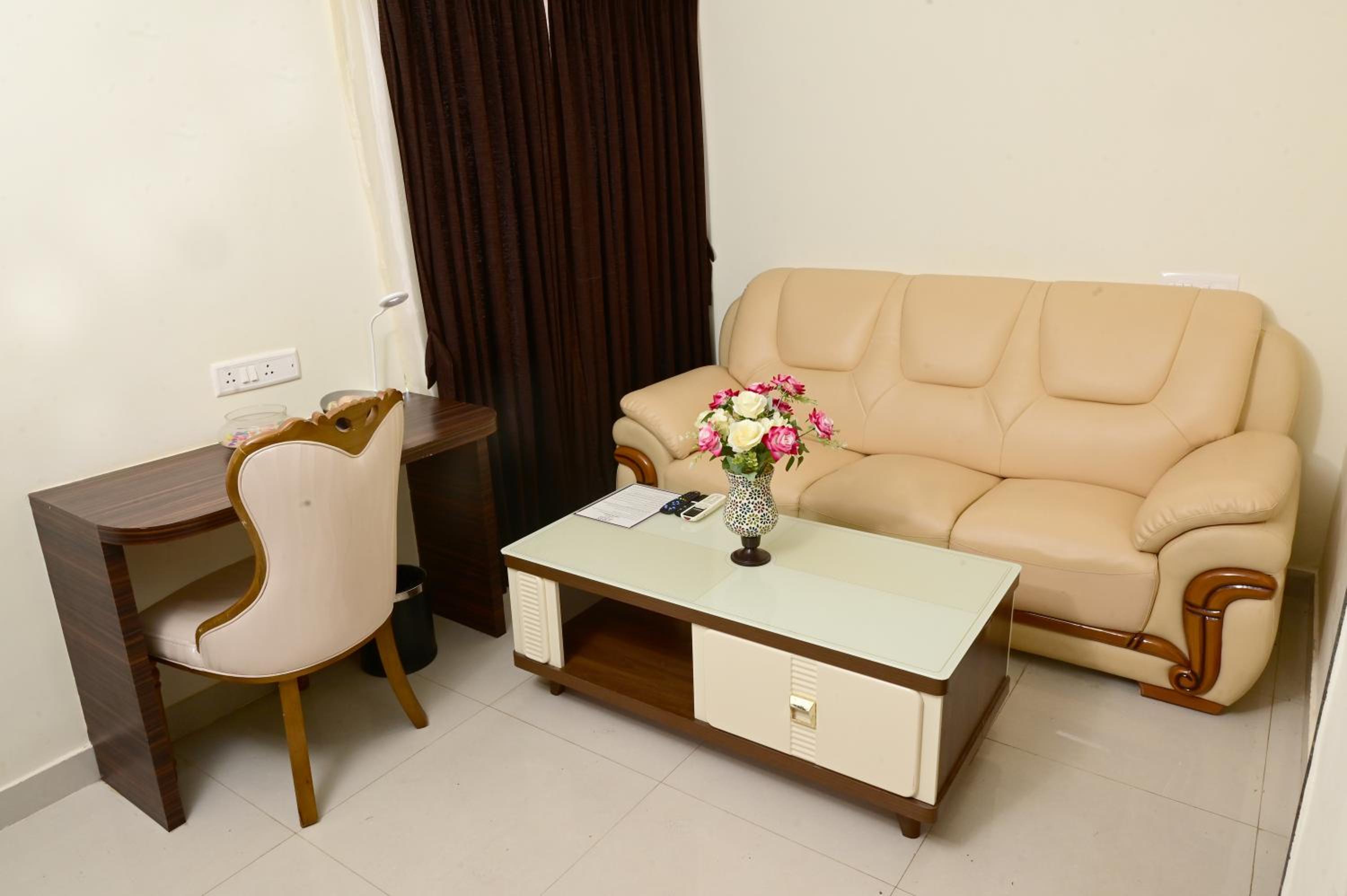 Suite - Photo 5