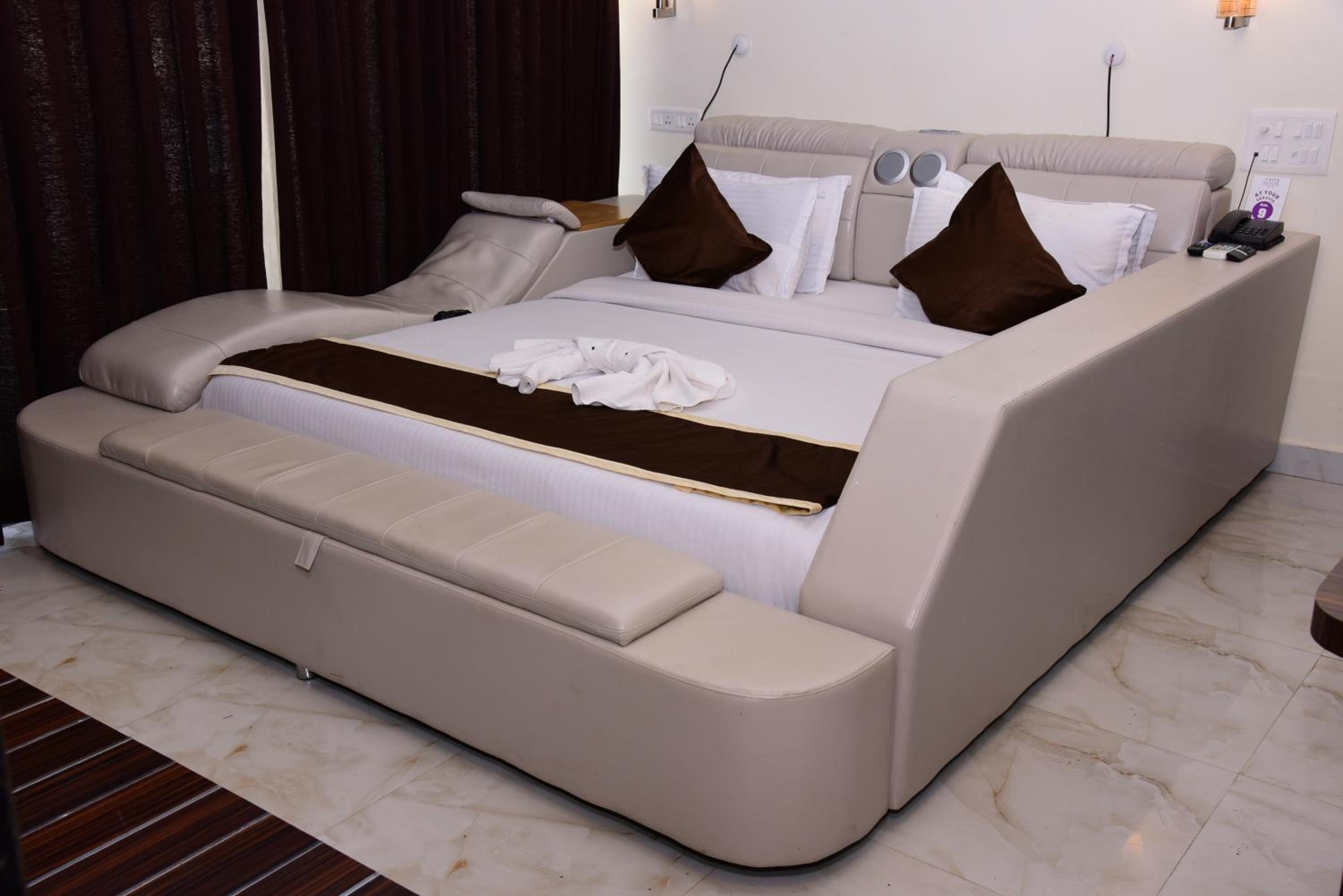 Suite - Photo 10
