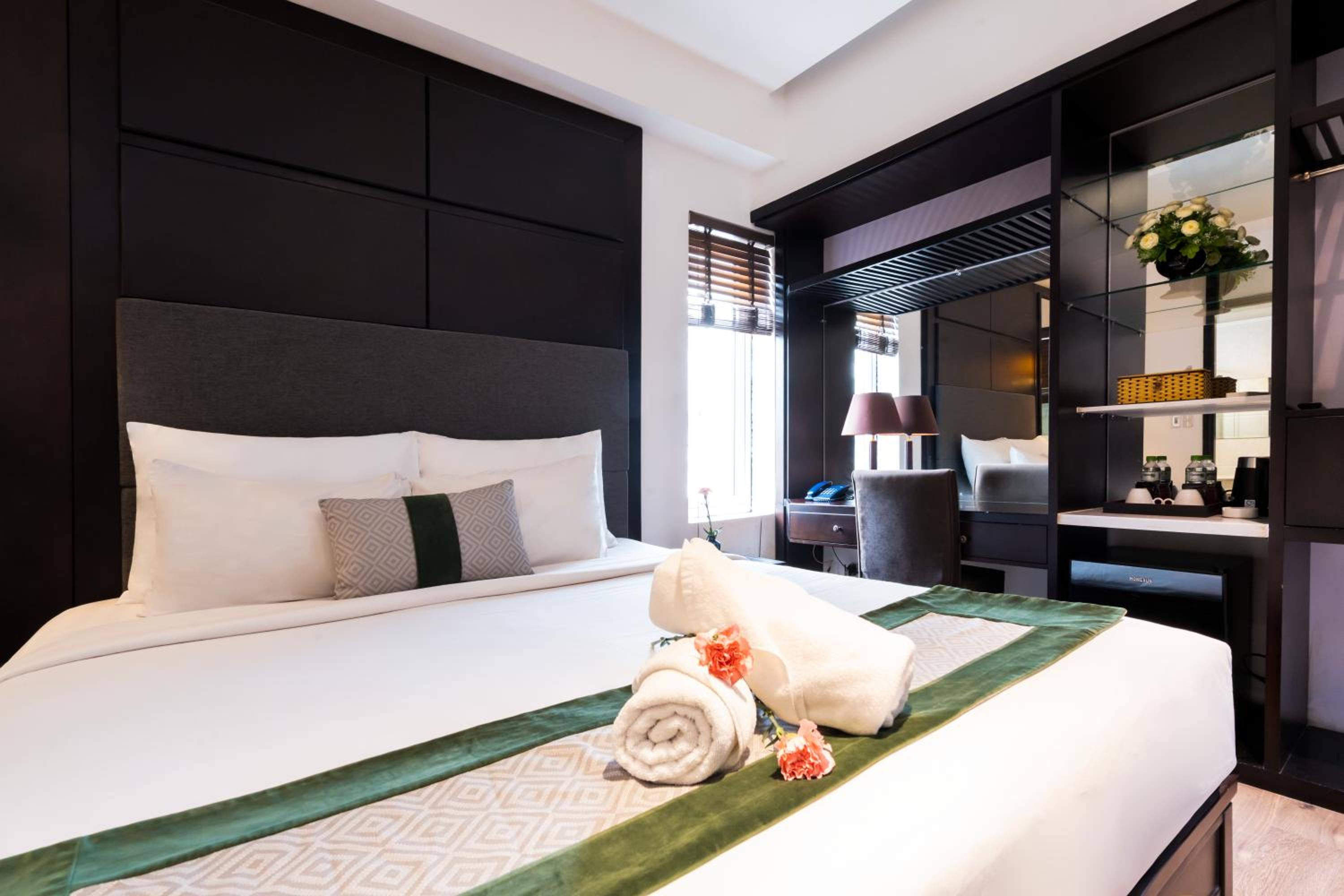 Deluxe Double or Twin Room with City View