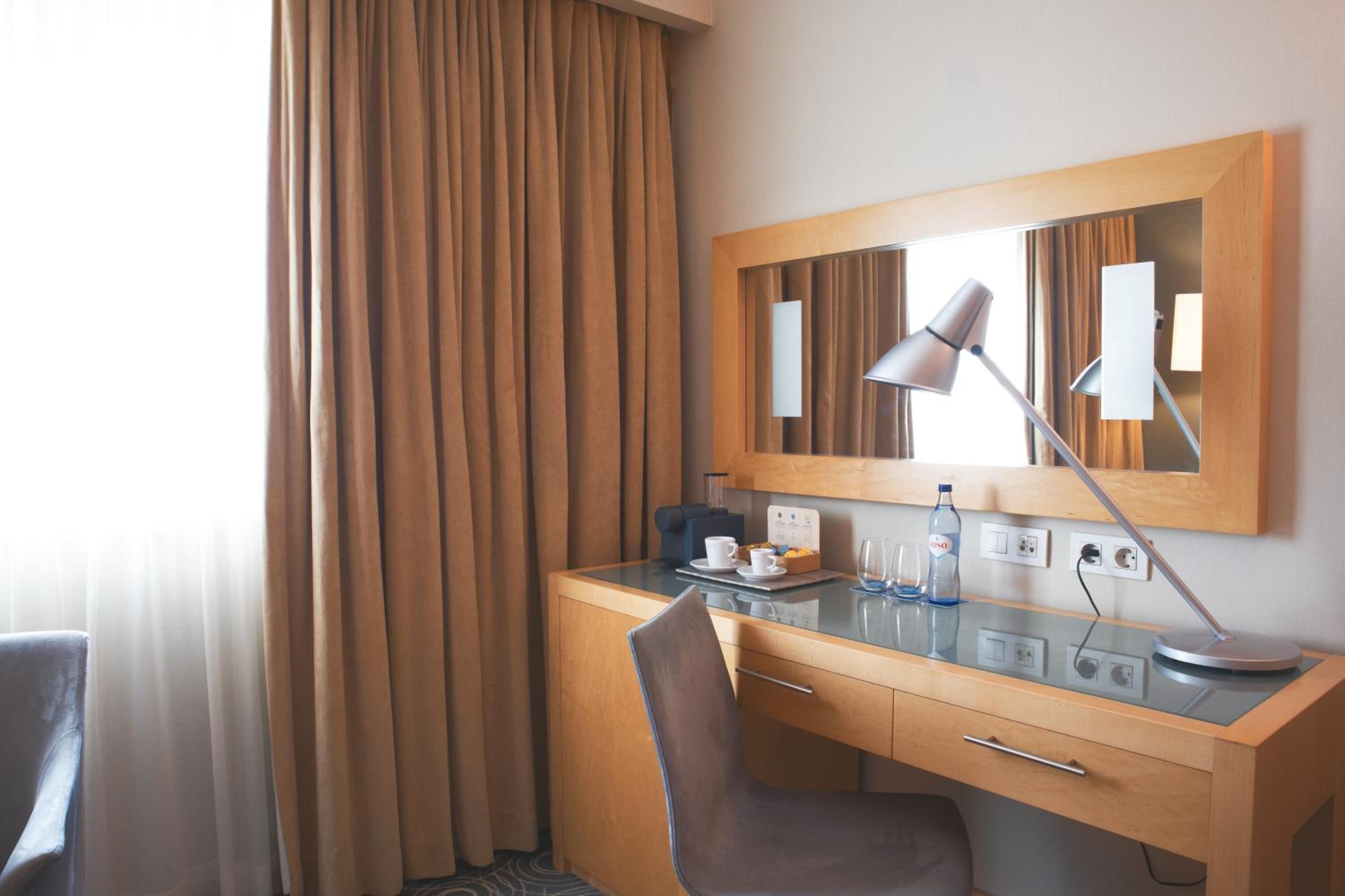 Special Offer - Double or Twin Room - Photo 8