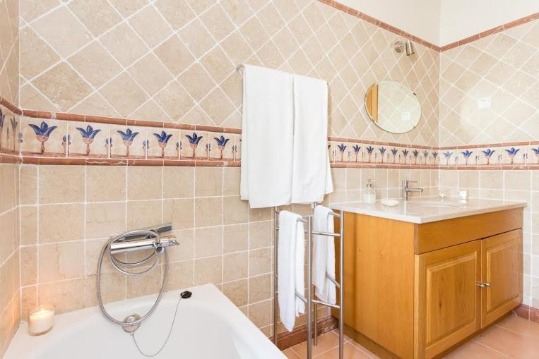 Three-Bedroom Villa photo 2