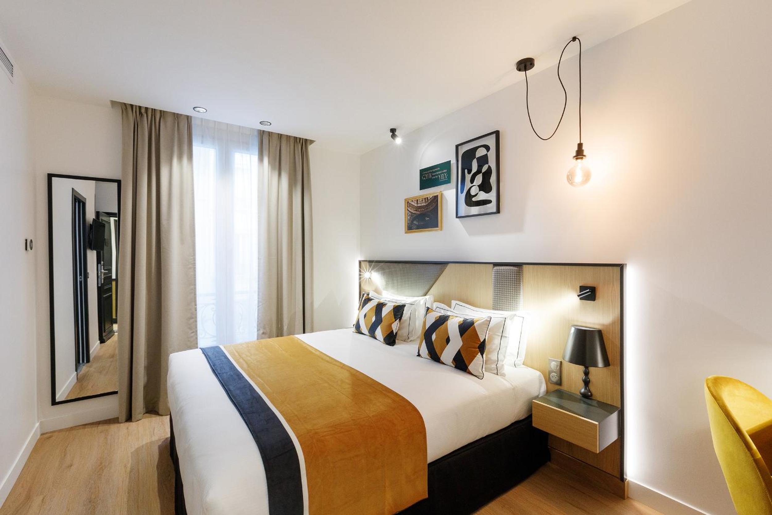 Deluxe Double Room with Pool Access