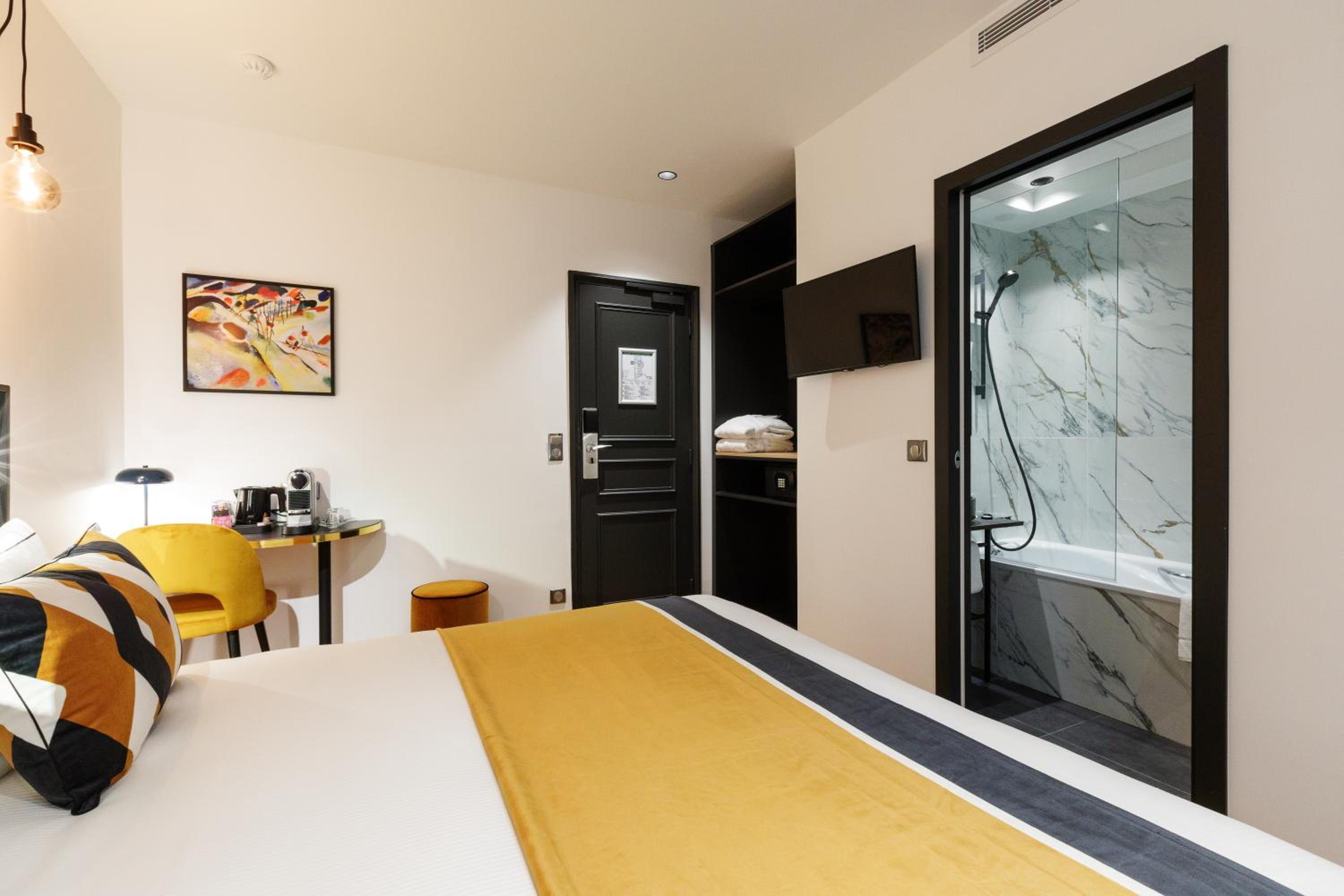 Deluxe Double Room with Pool Access