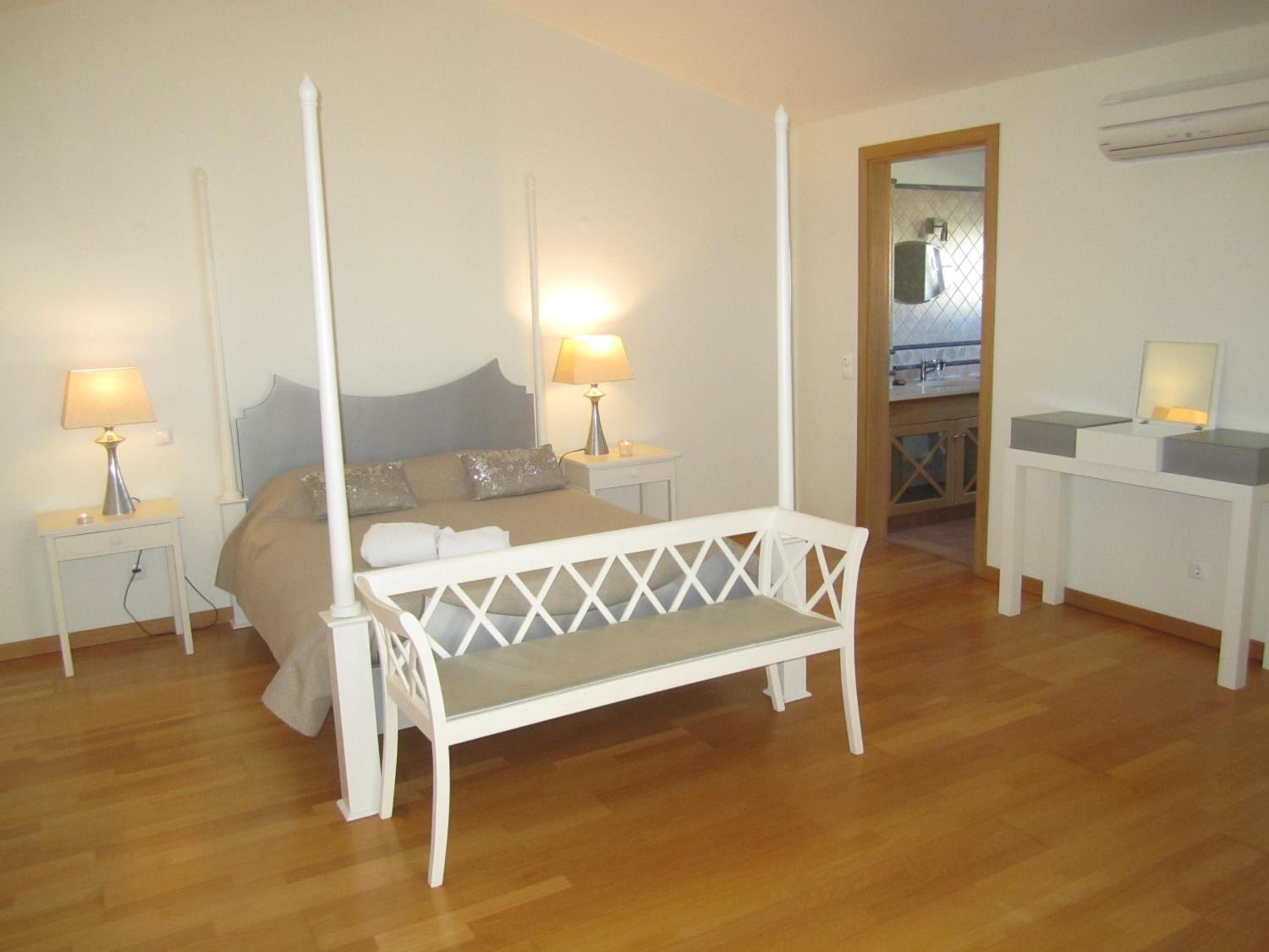 Three-Bedroom Villa photo 3