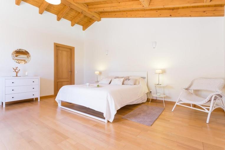 Three-Bedroom Villa photo 3