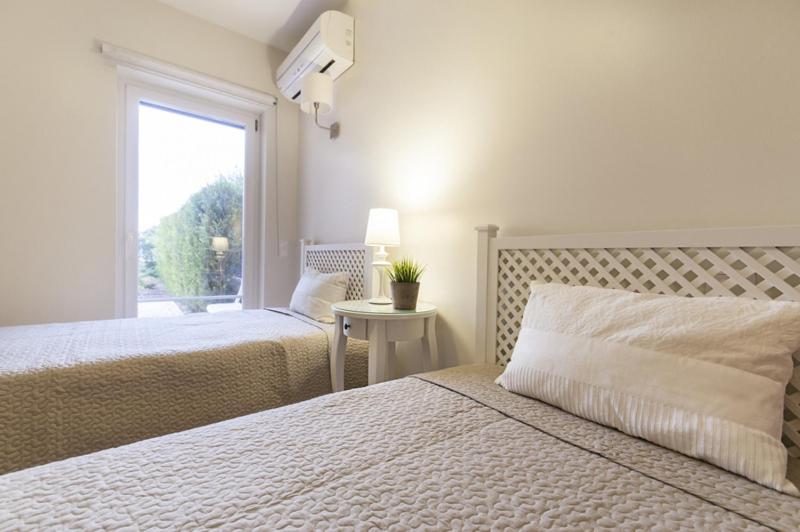 Three-Bedroom Villa photo 2