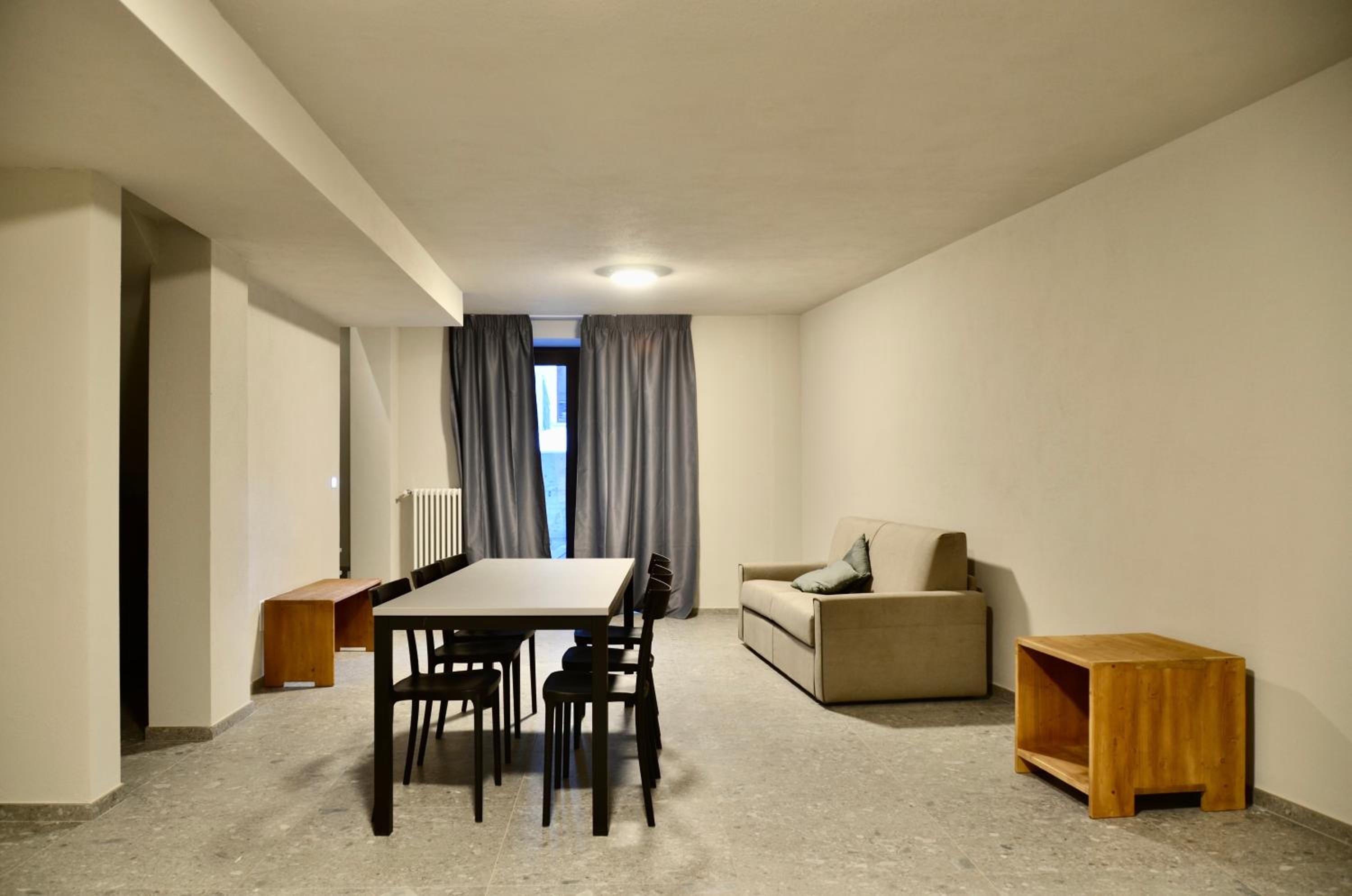Apartment - Split Level photo 3