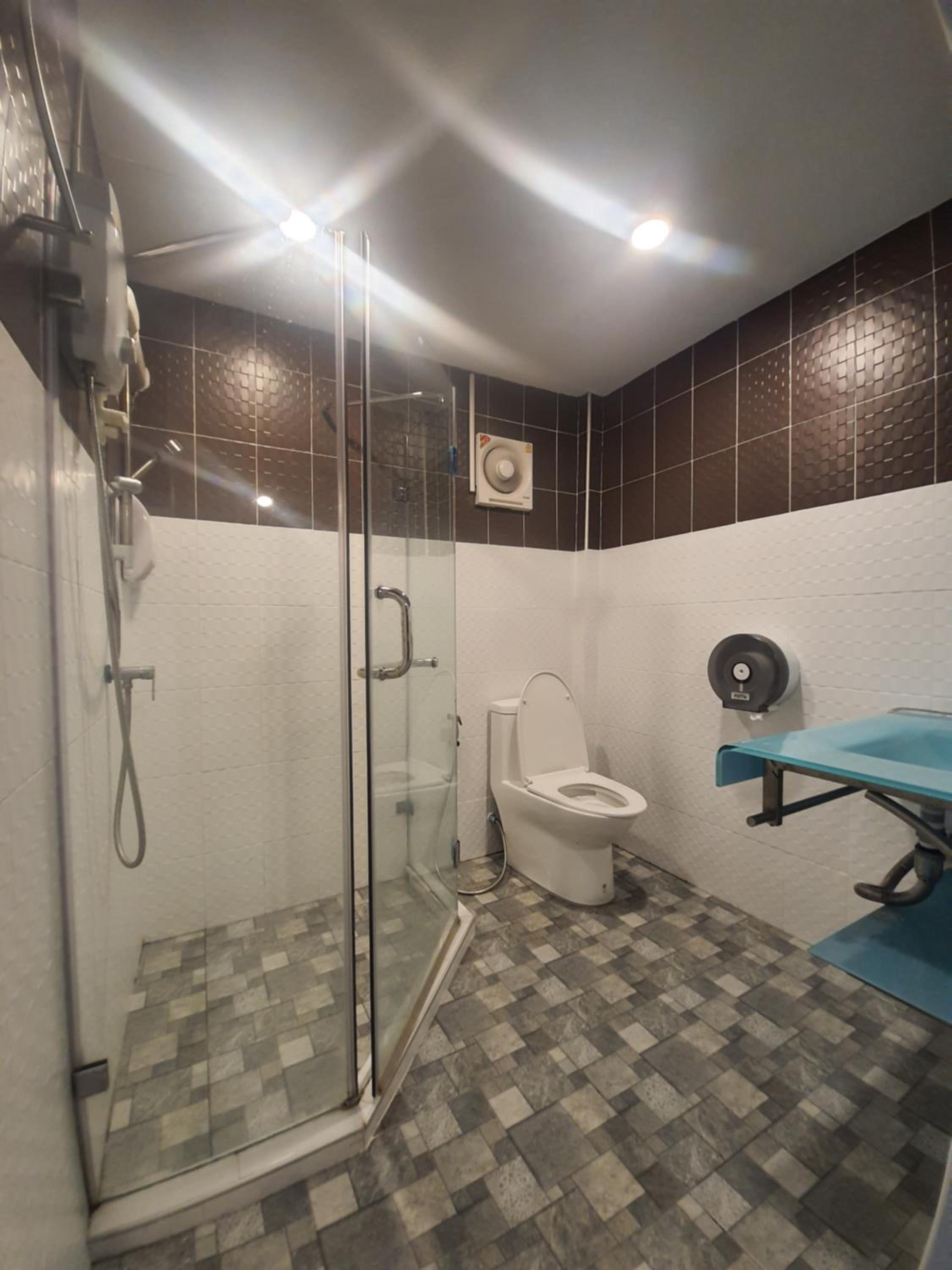 Double Room with Balcony - Photo 7