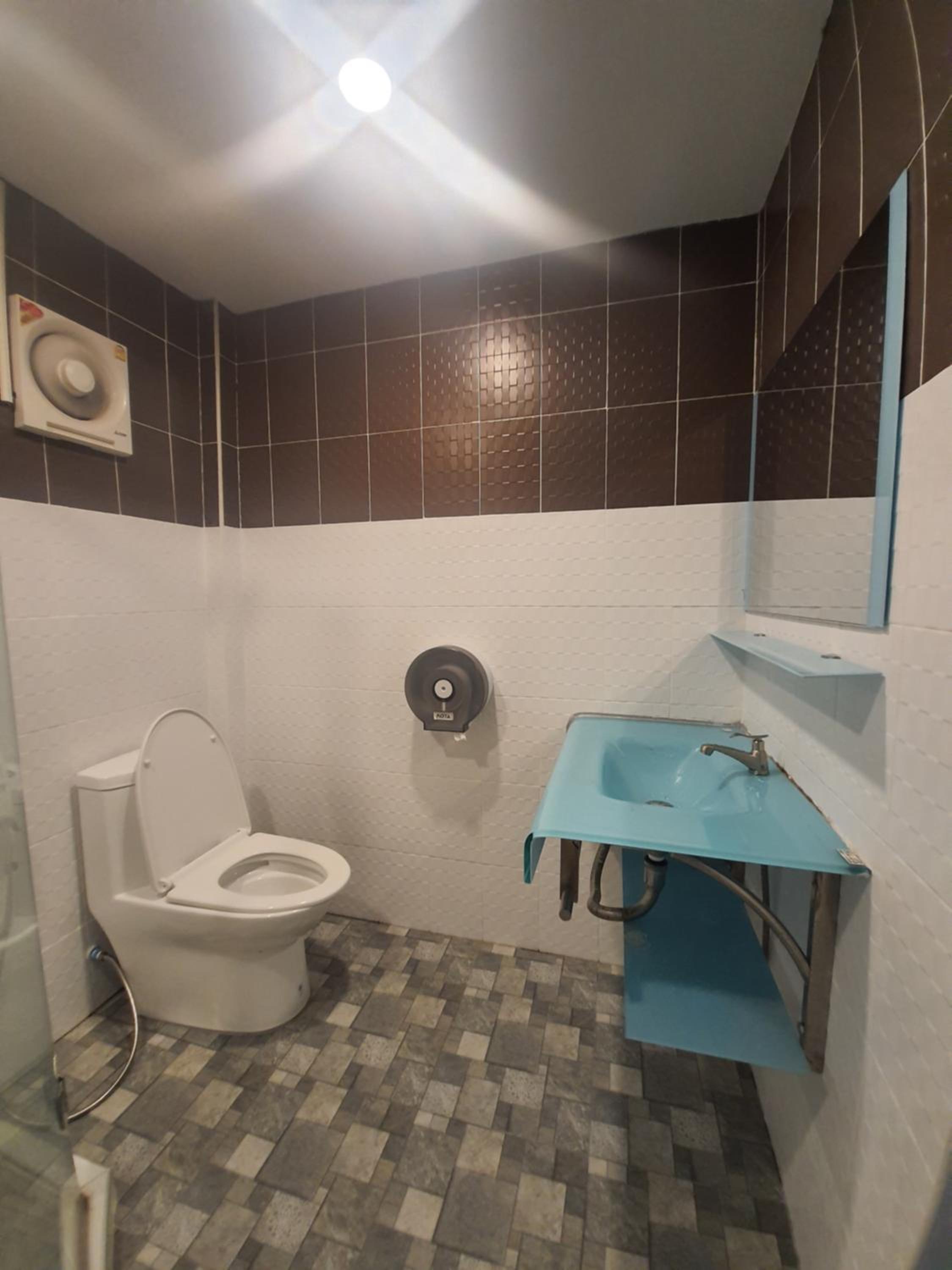 Double Room with Balcony - Photo 6