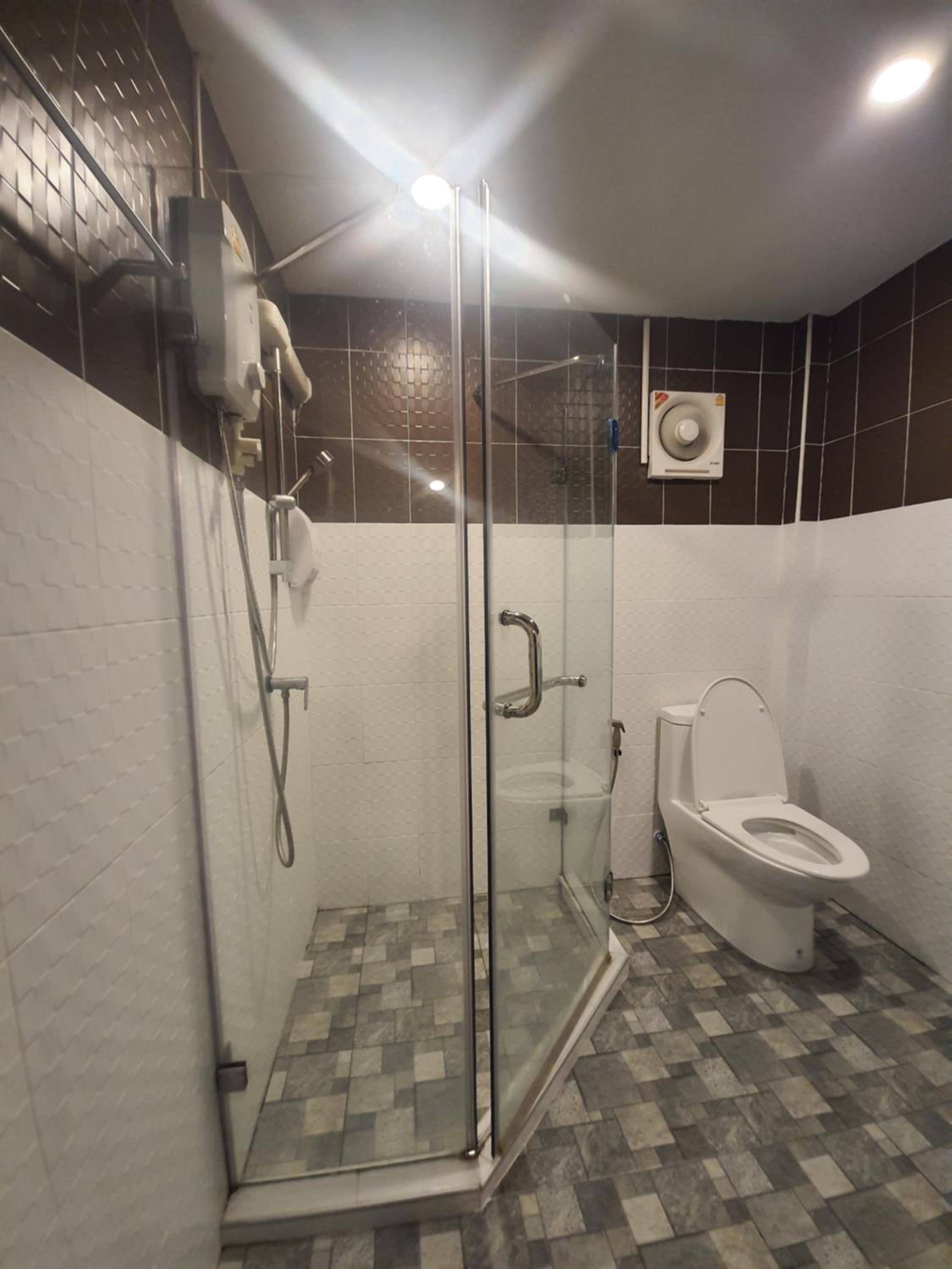 Double Room with Balcony - Photo 5