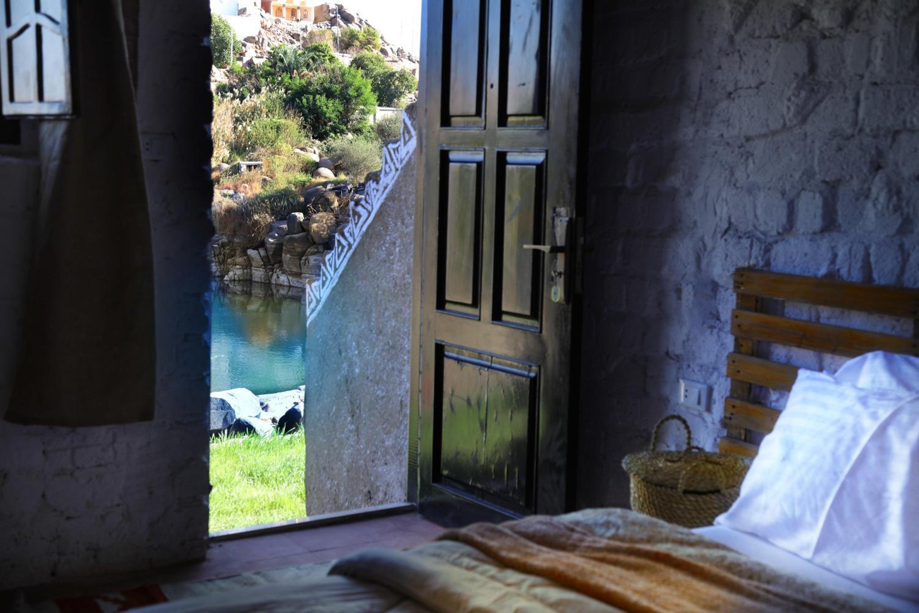 Deluxe Double Room with Balcony - Photo 3