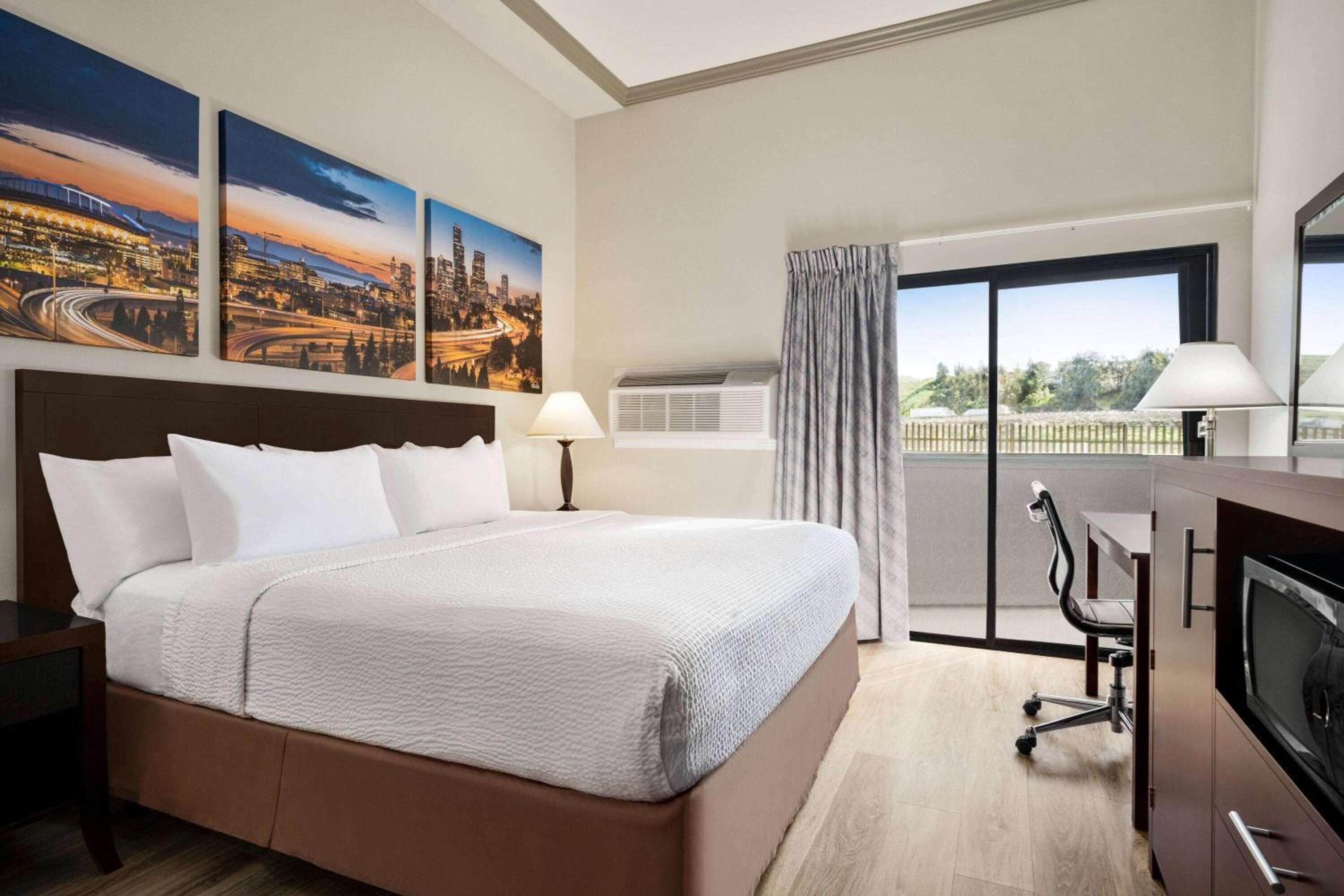 King Room - Mobility Access/Non-Smoking