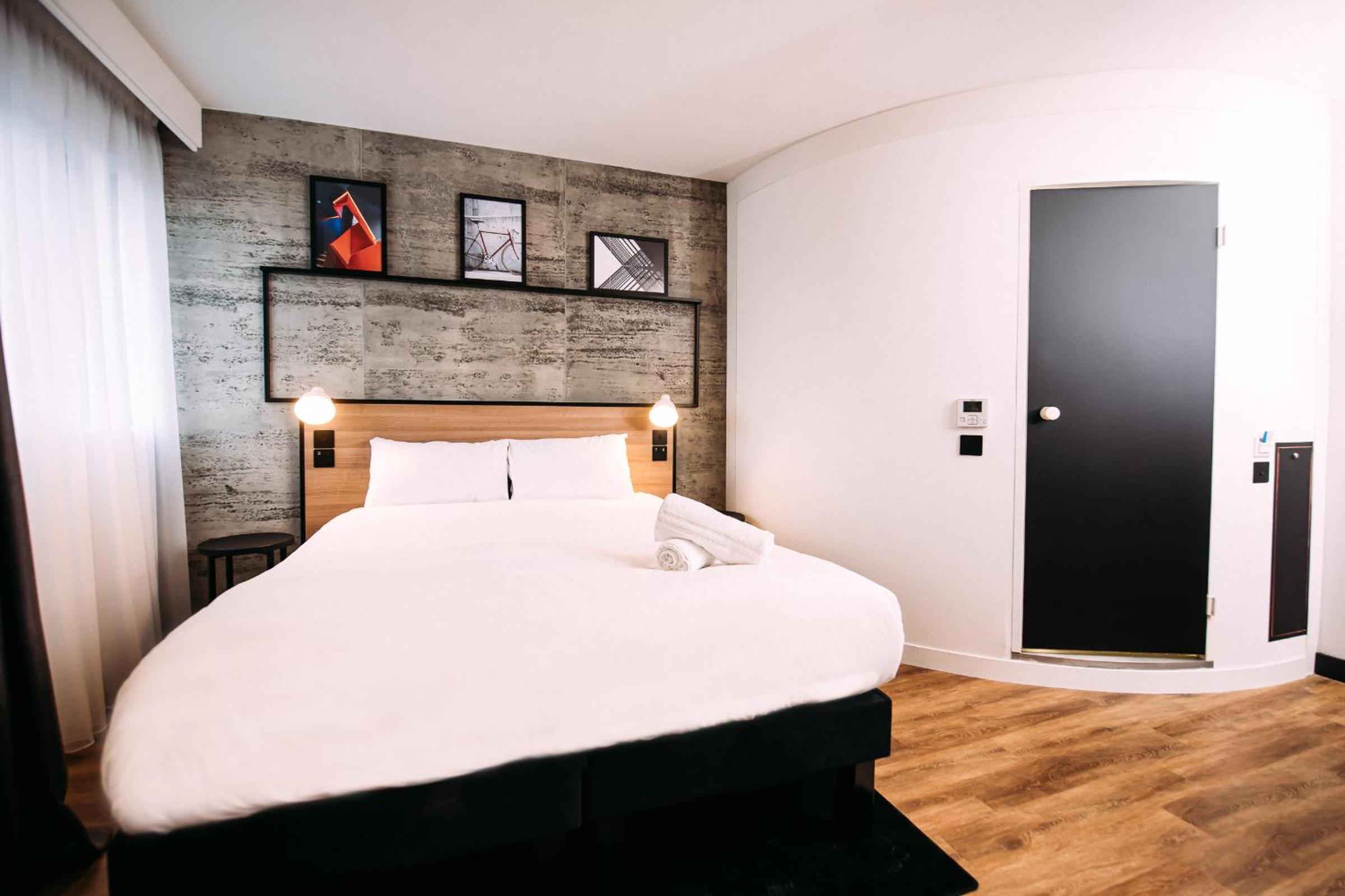 Standard Double Room - Photo 8