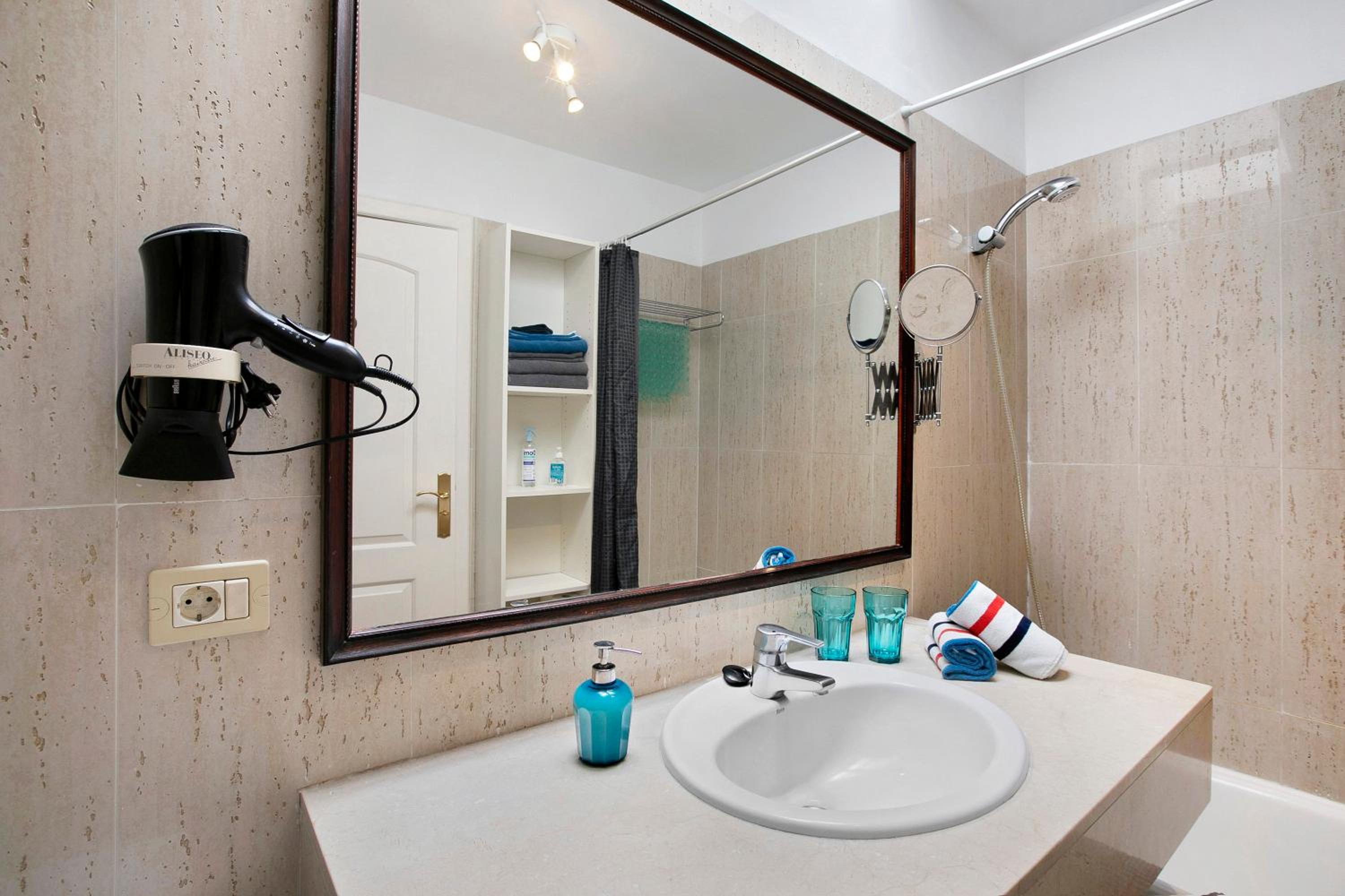 Two-Bedroom Deluxe Apartment with Ocean View photo 3