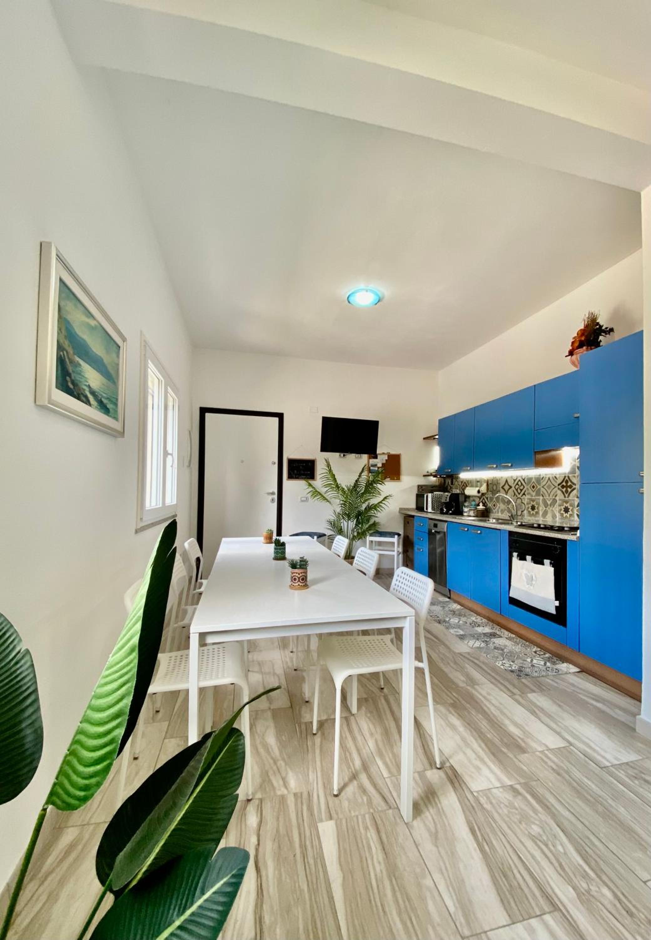 Three-Bedroom Apartment - Photo 38