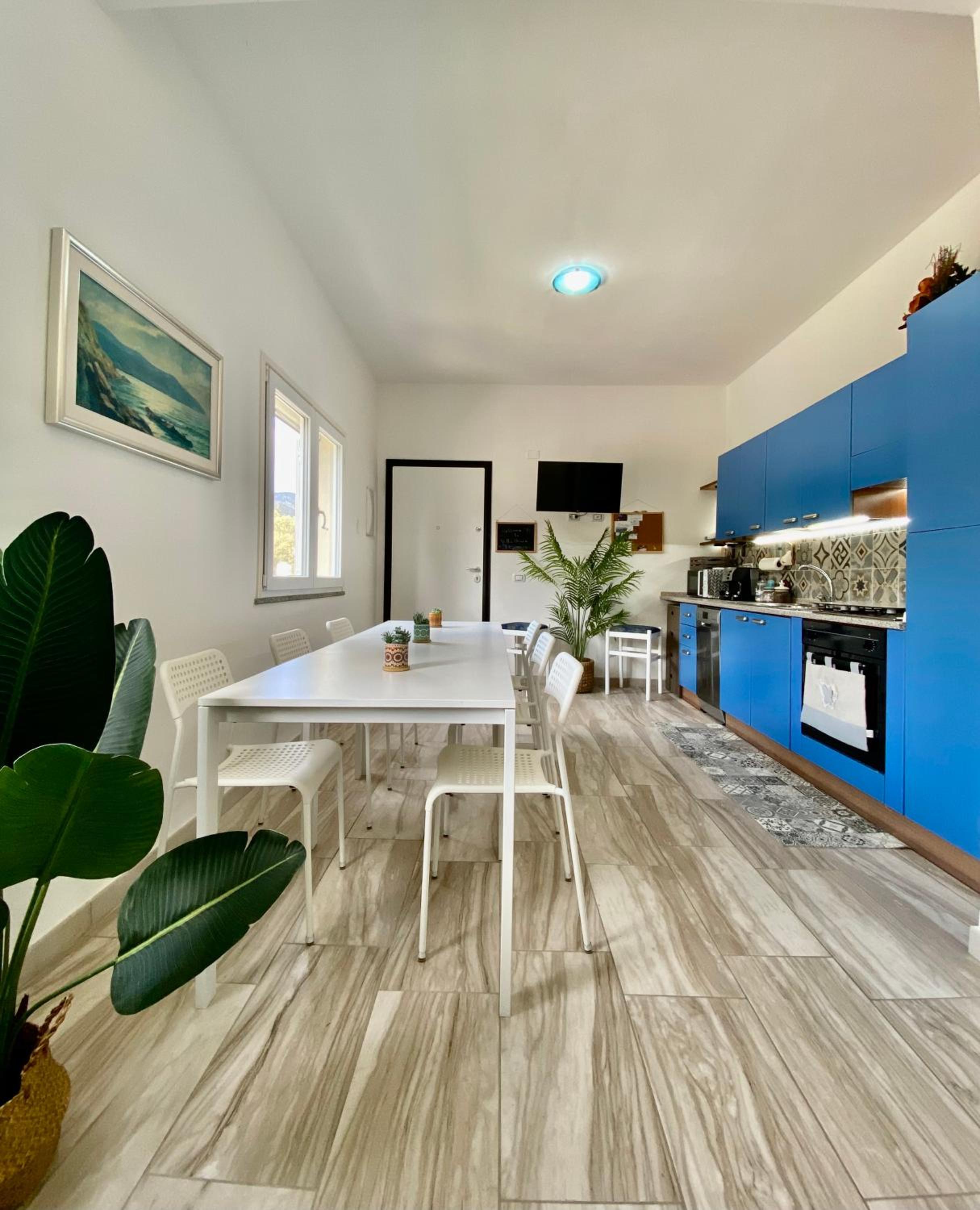 Three-Bedroom Apartment - Photo 6