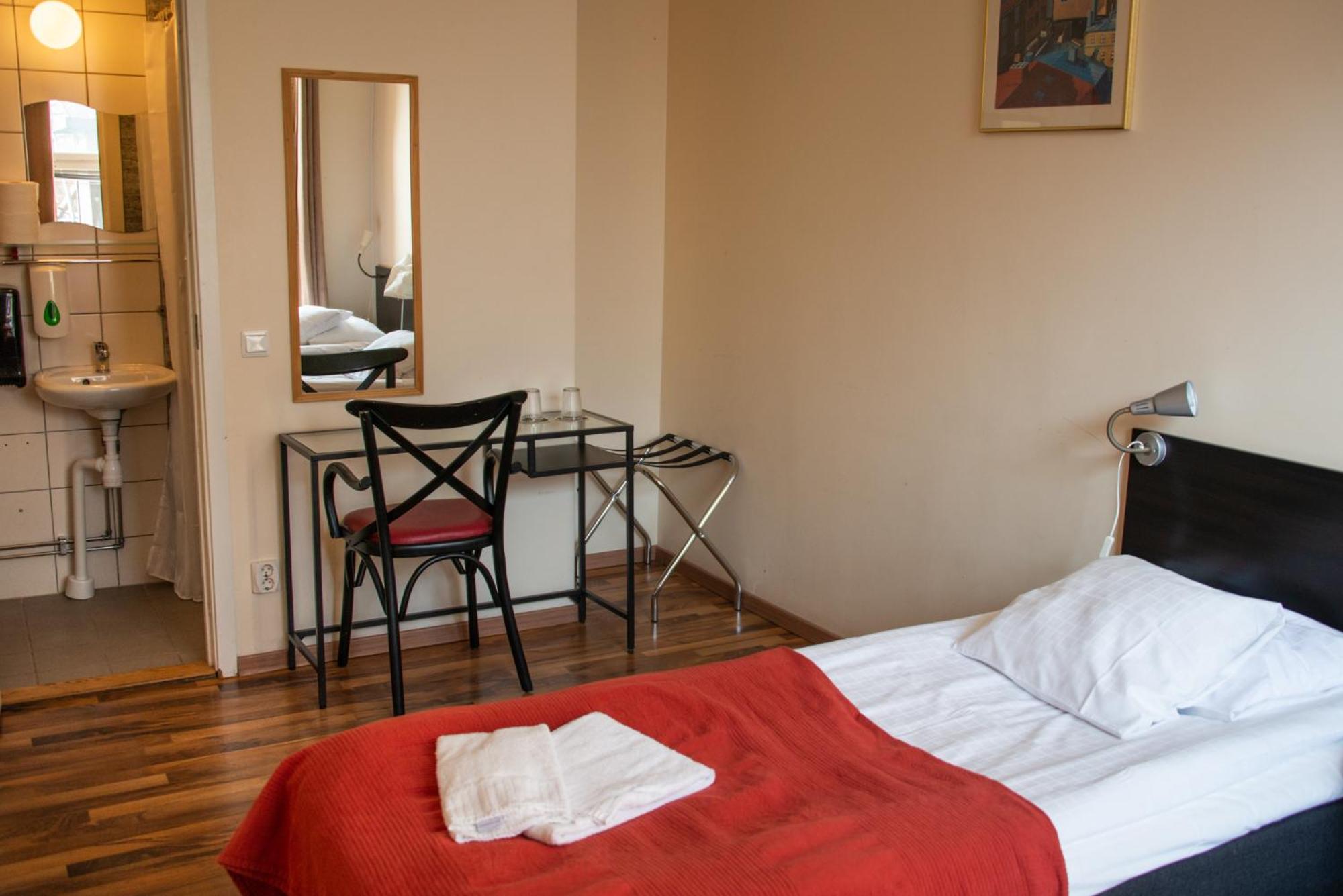Standard Twin Room - Private bathroom - Photo 3