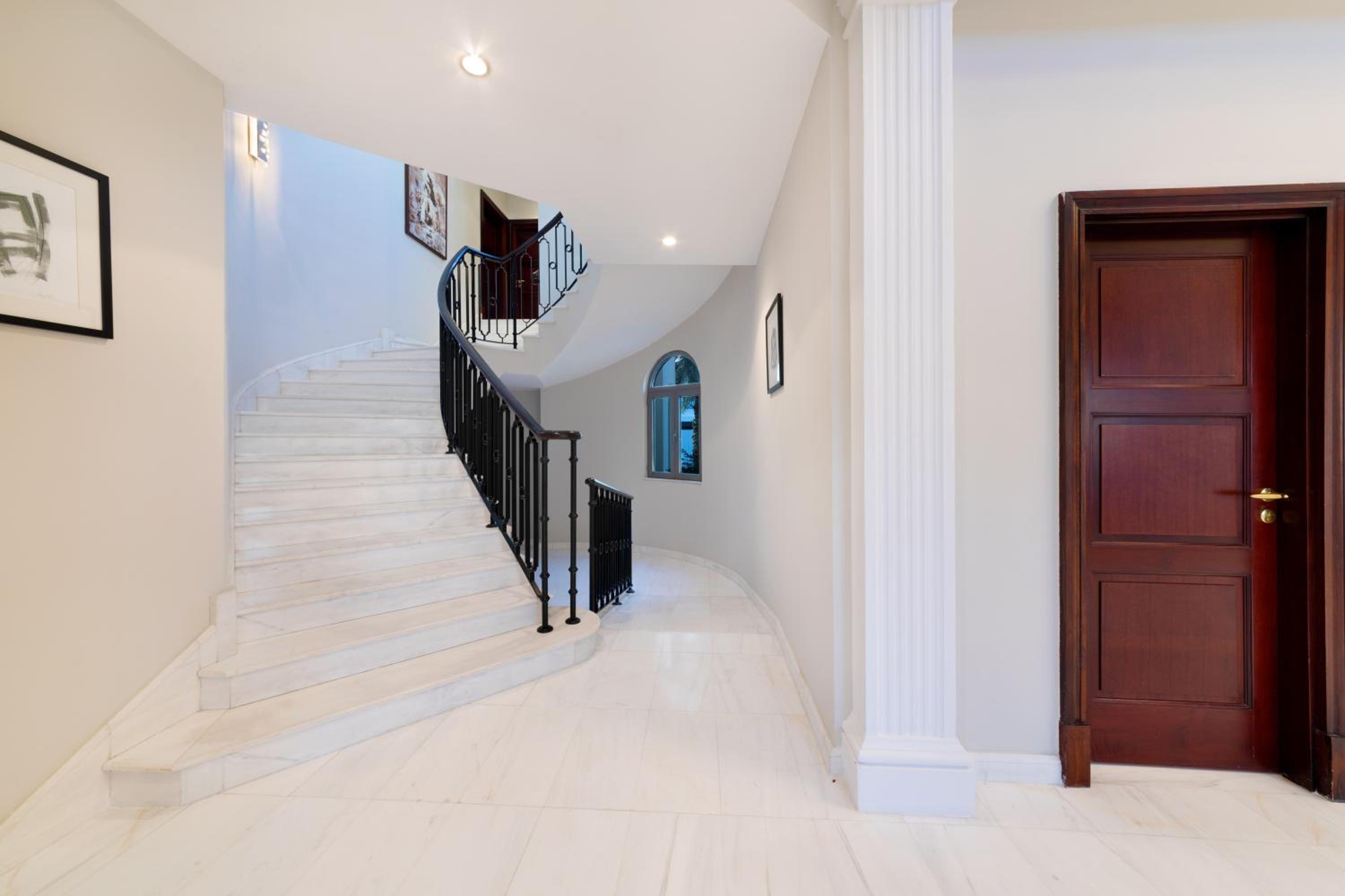 Villa photo 2
