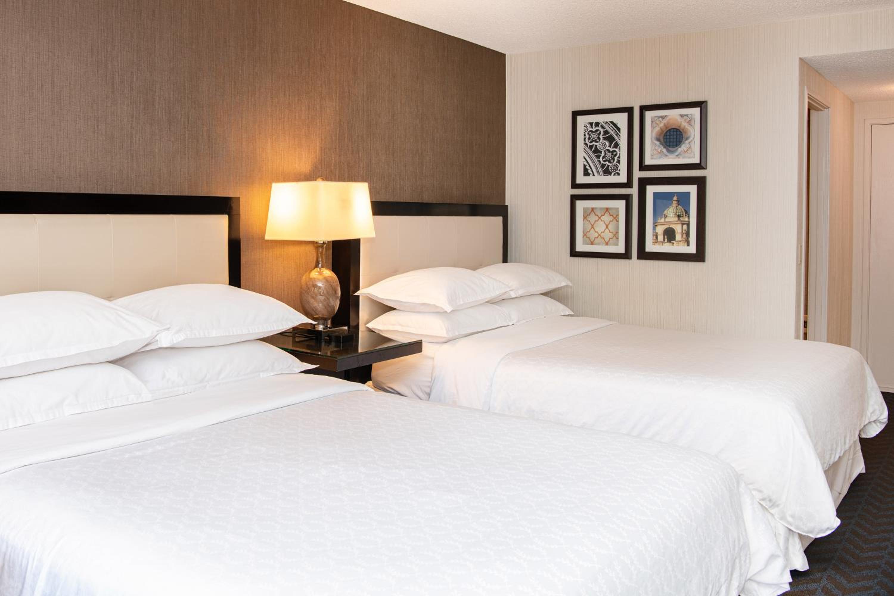 Traditional, 2 Queen Beds - Photo 4