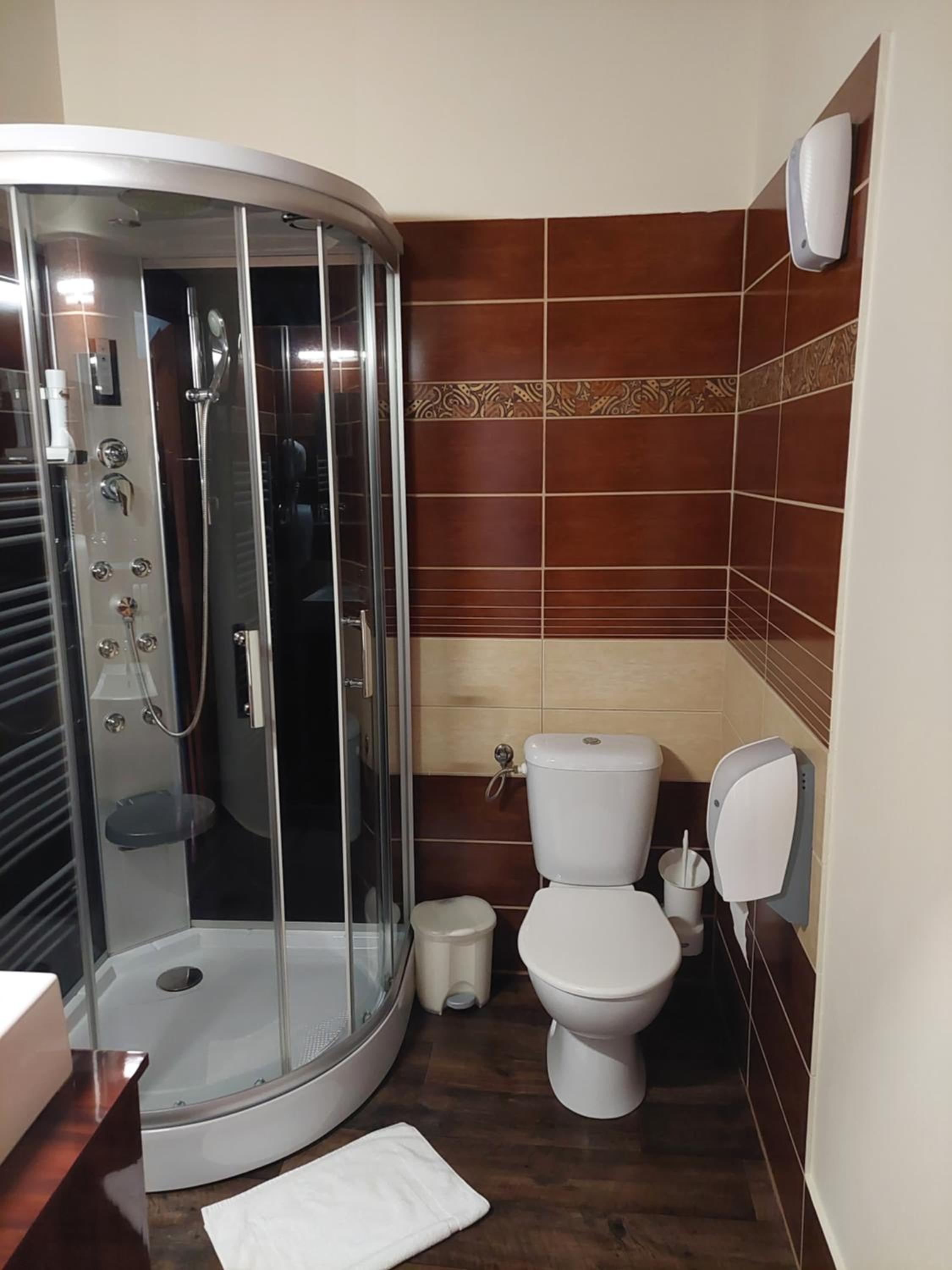 Twin Room with Bathroom photo 2