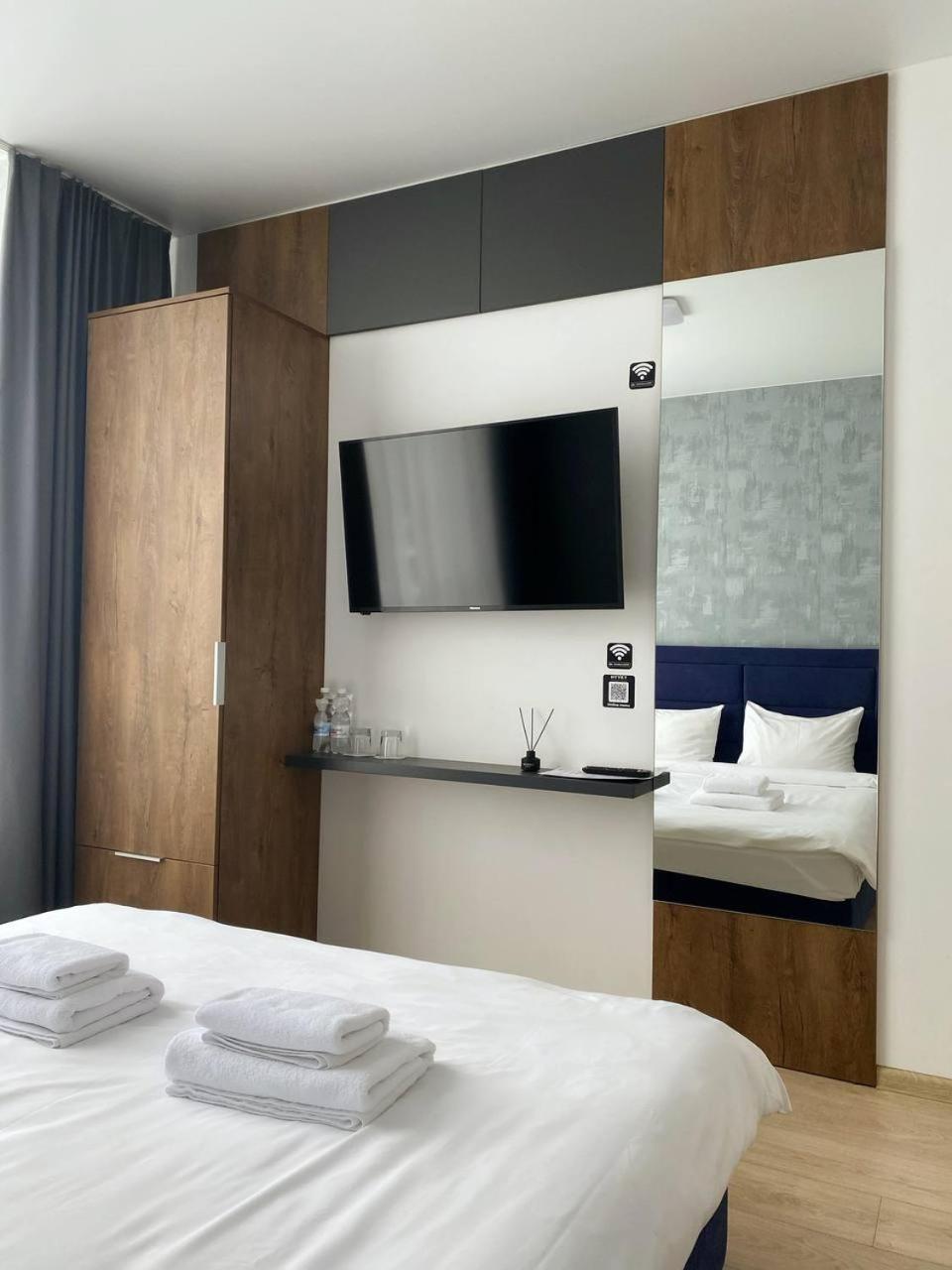 Apartment with Shower