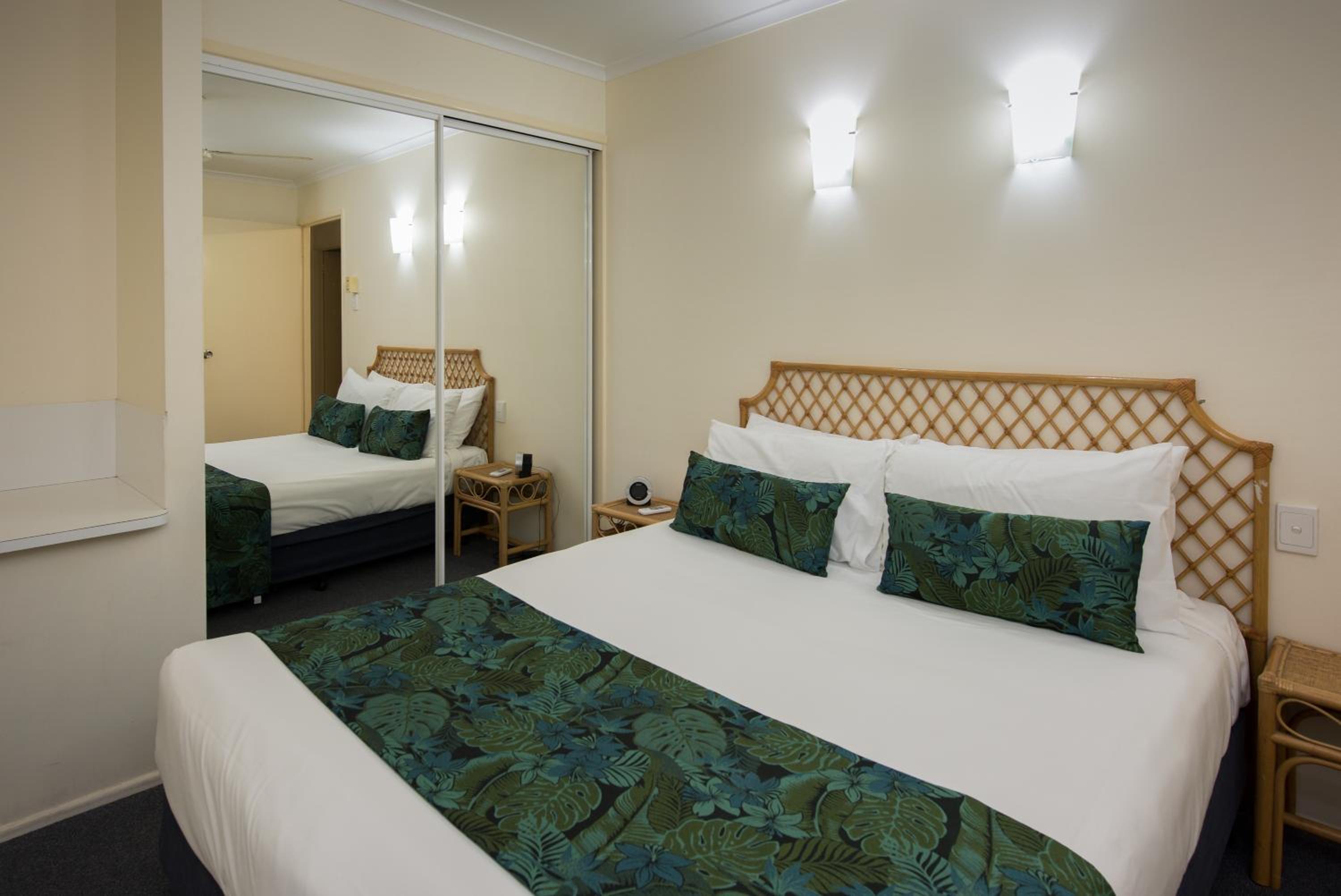 Three-bedroom Townhouse – two Queen Bedrooms and one two singles Bedroom photo 2