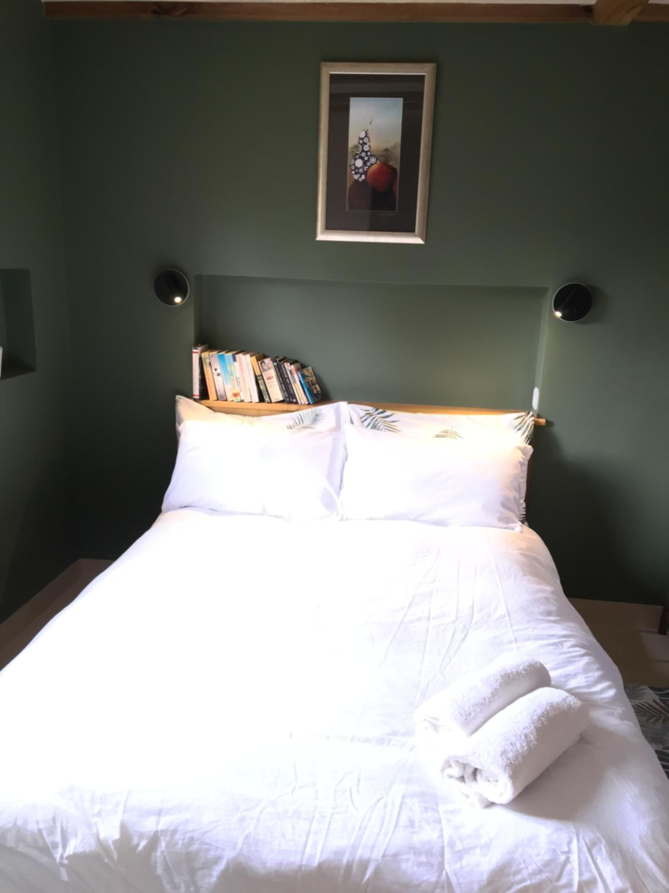 Double Room with Private Bathroom - Photo 2