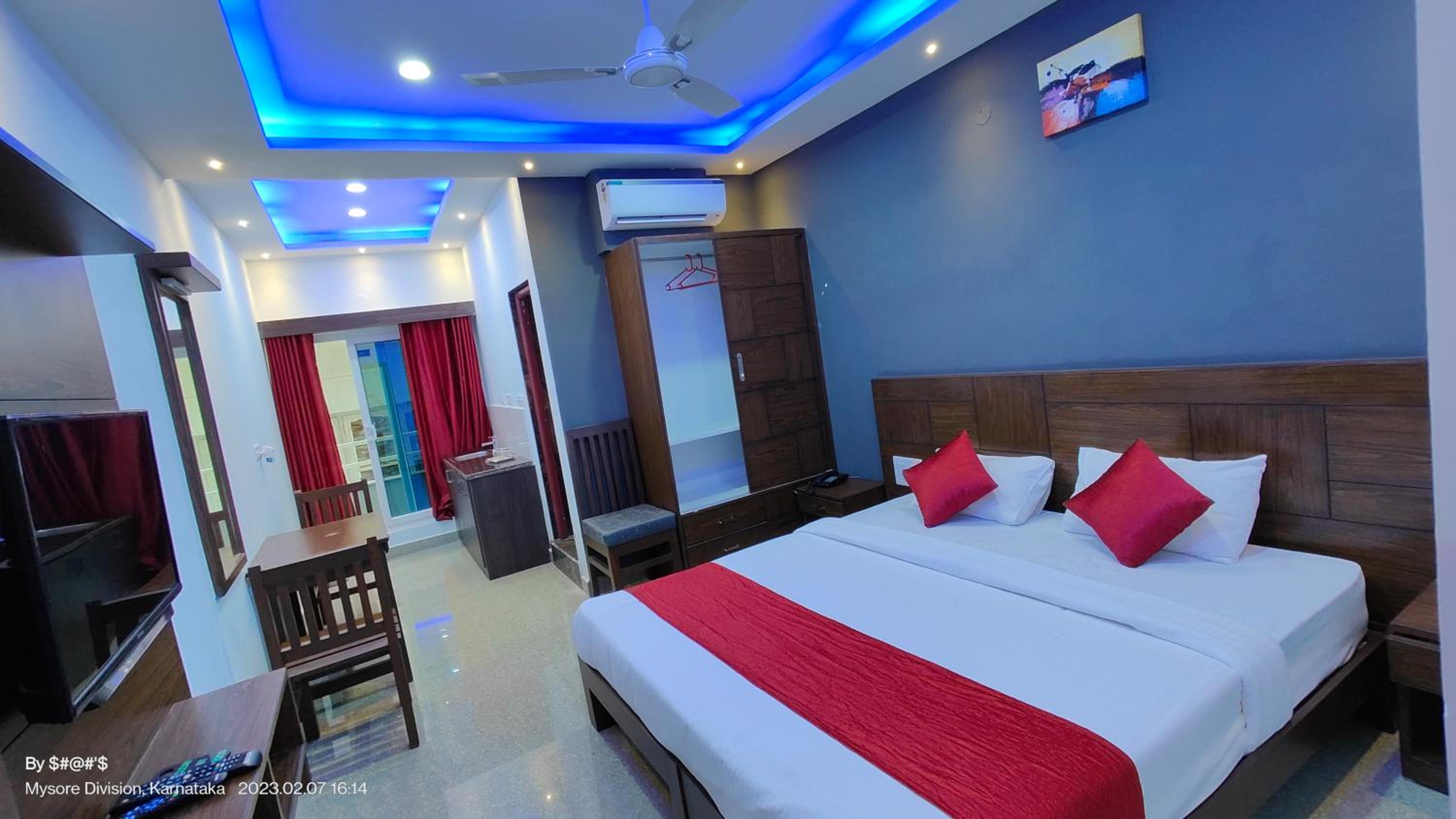 Standard King Room photo 3