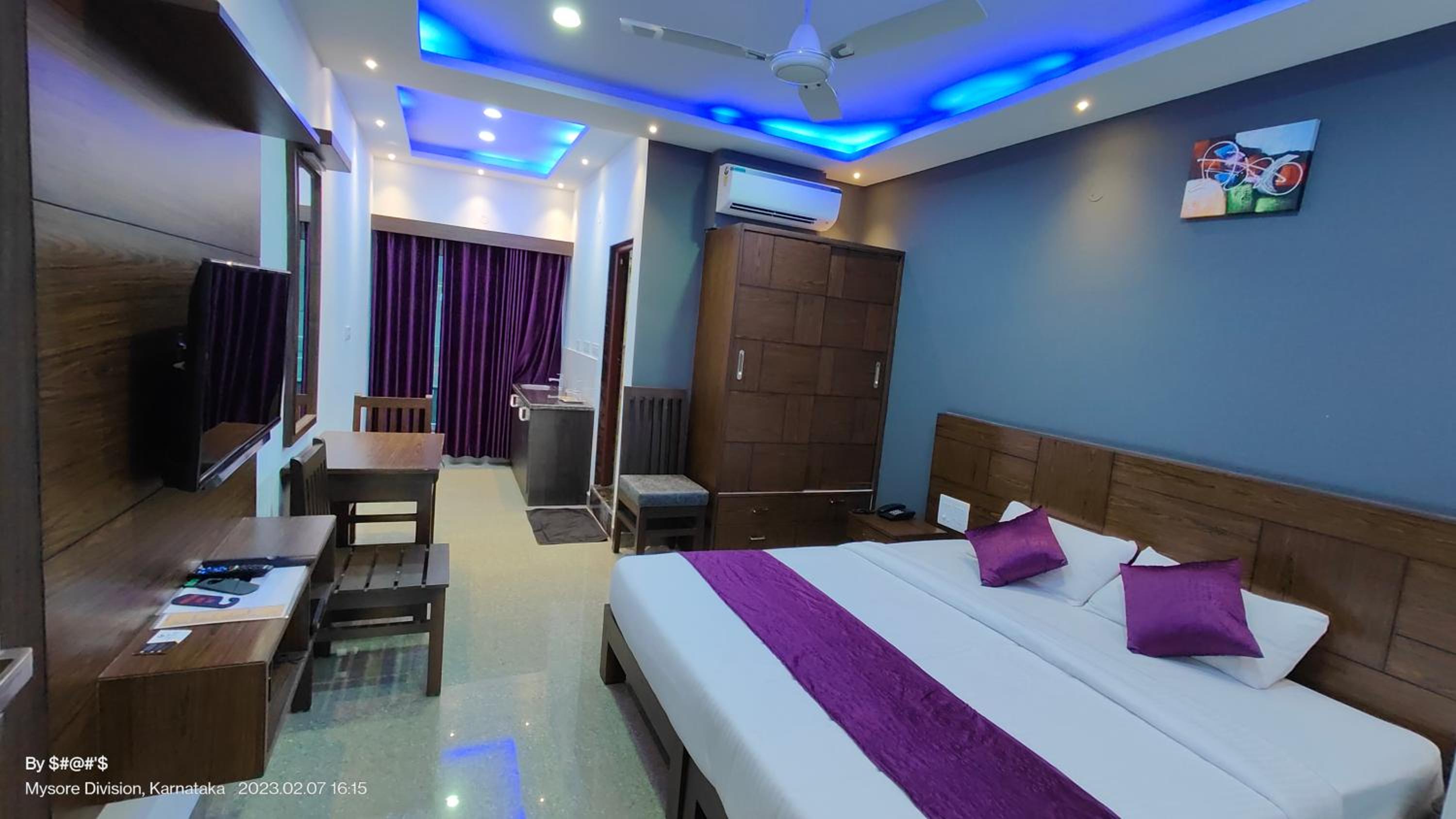 Suite with Balcony photo 1