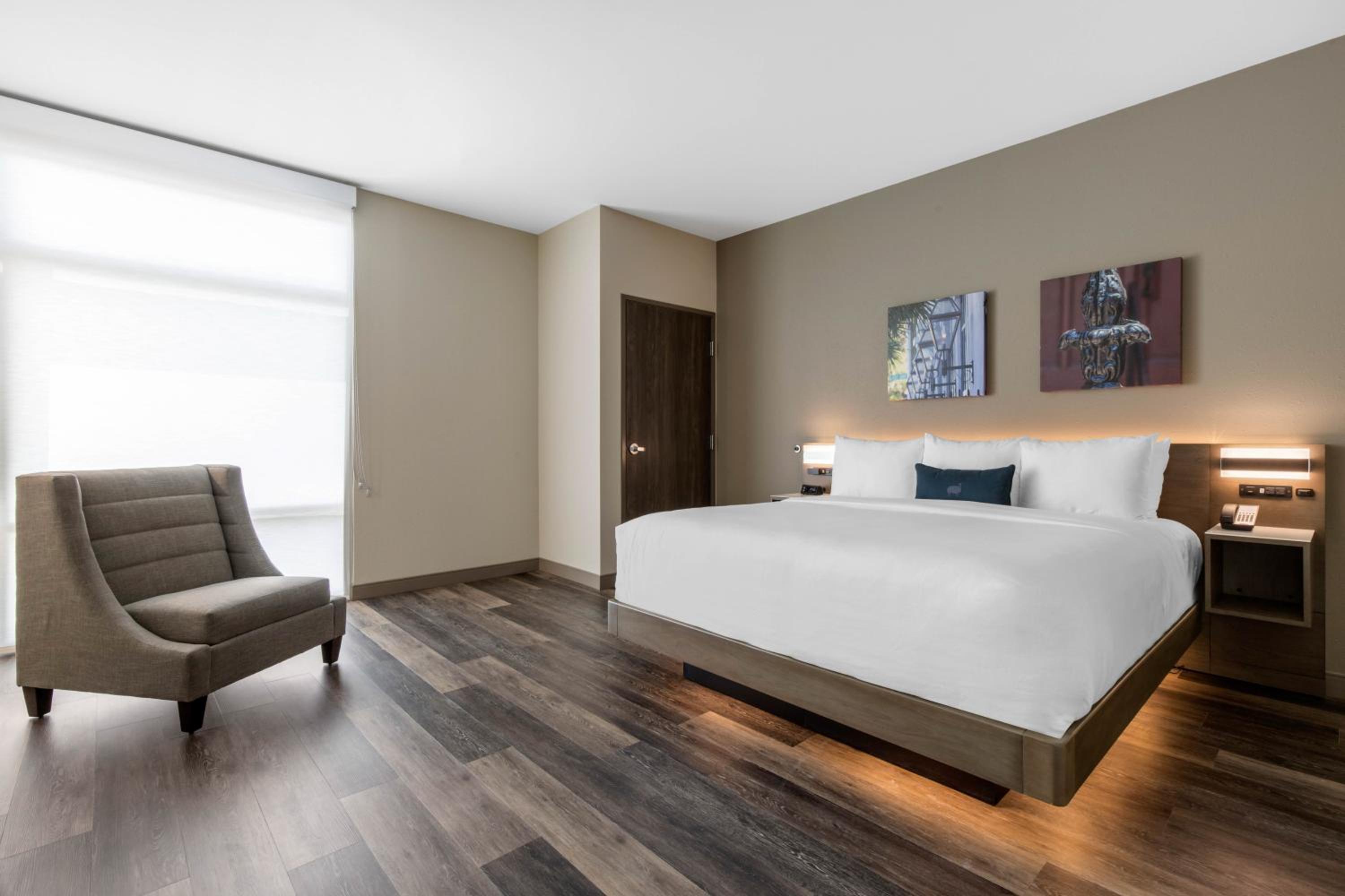 Corner King Suite with Sofa Bed - Non-Smoking