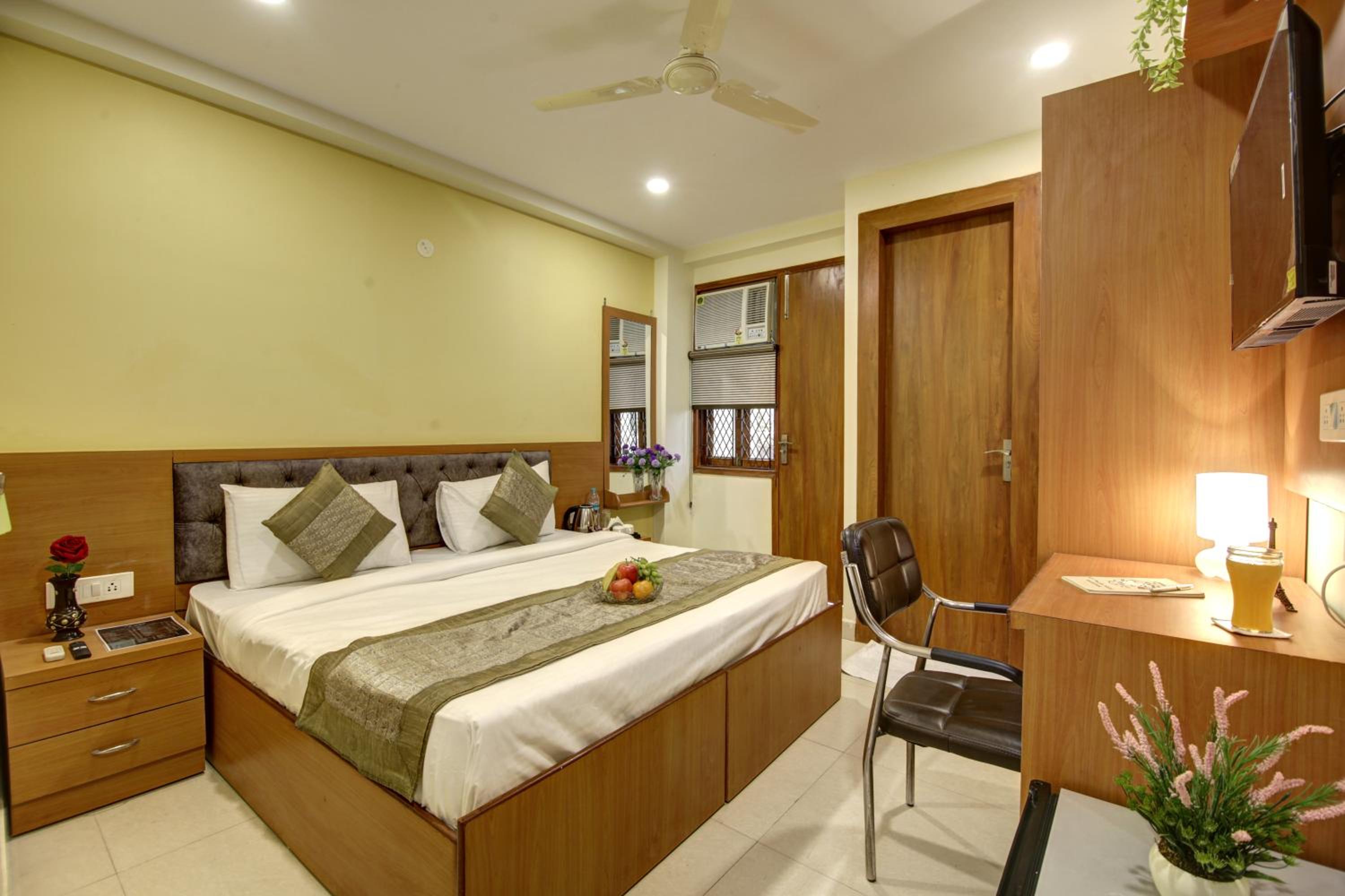 Deluxe Double Room with Balcony - Photo 1