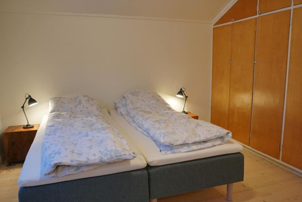 Six-Bedroom House photo 1