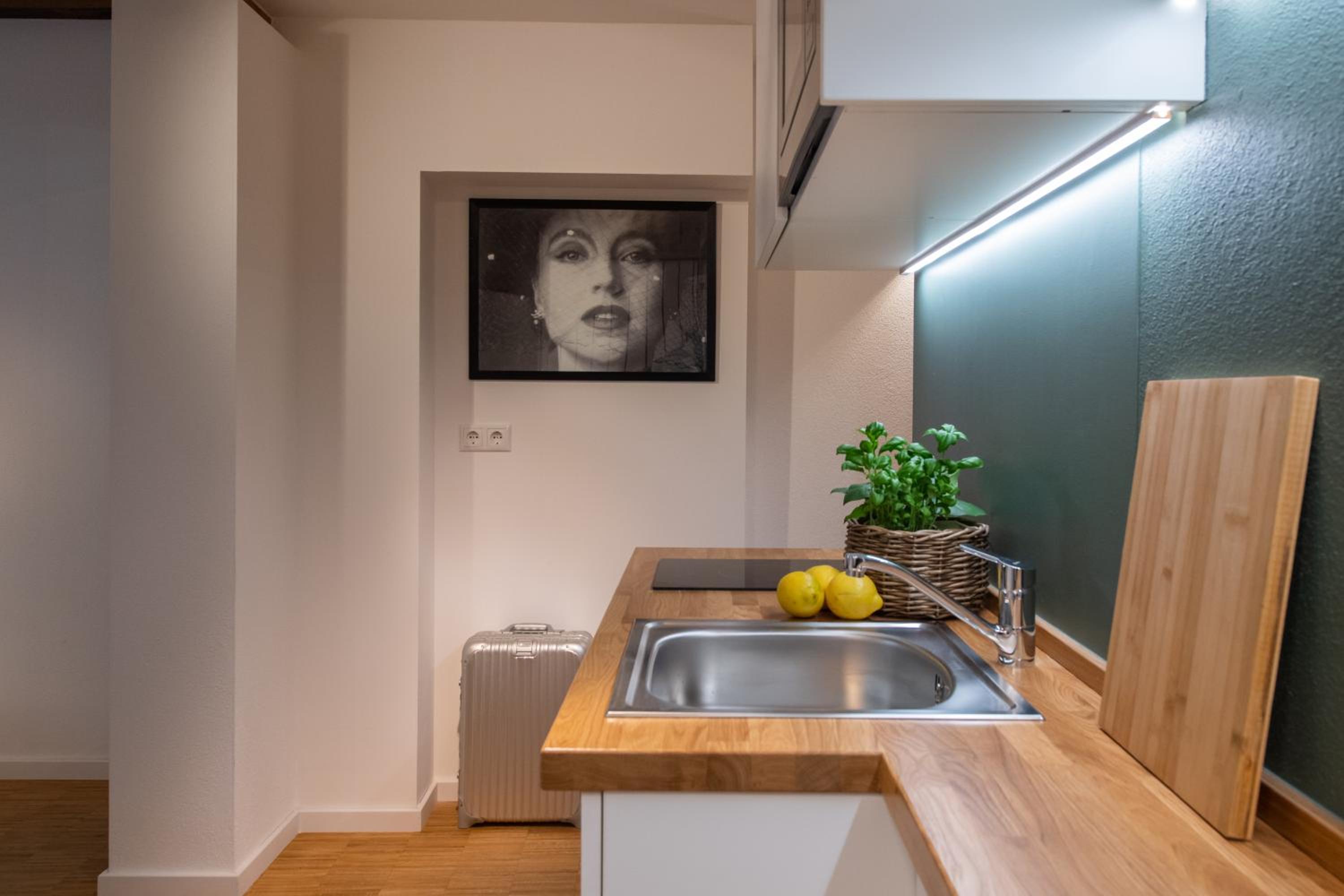 Apartment - Ground Floor photo 2