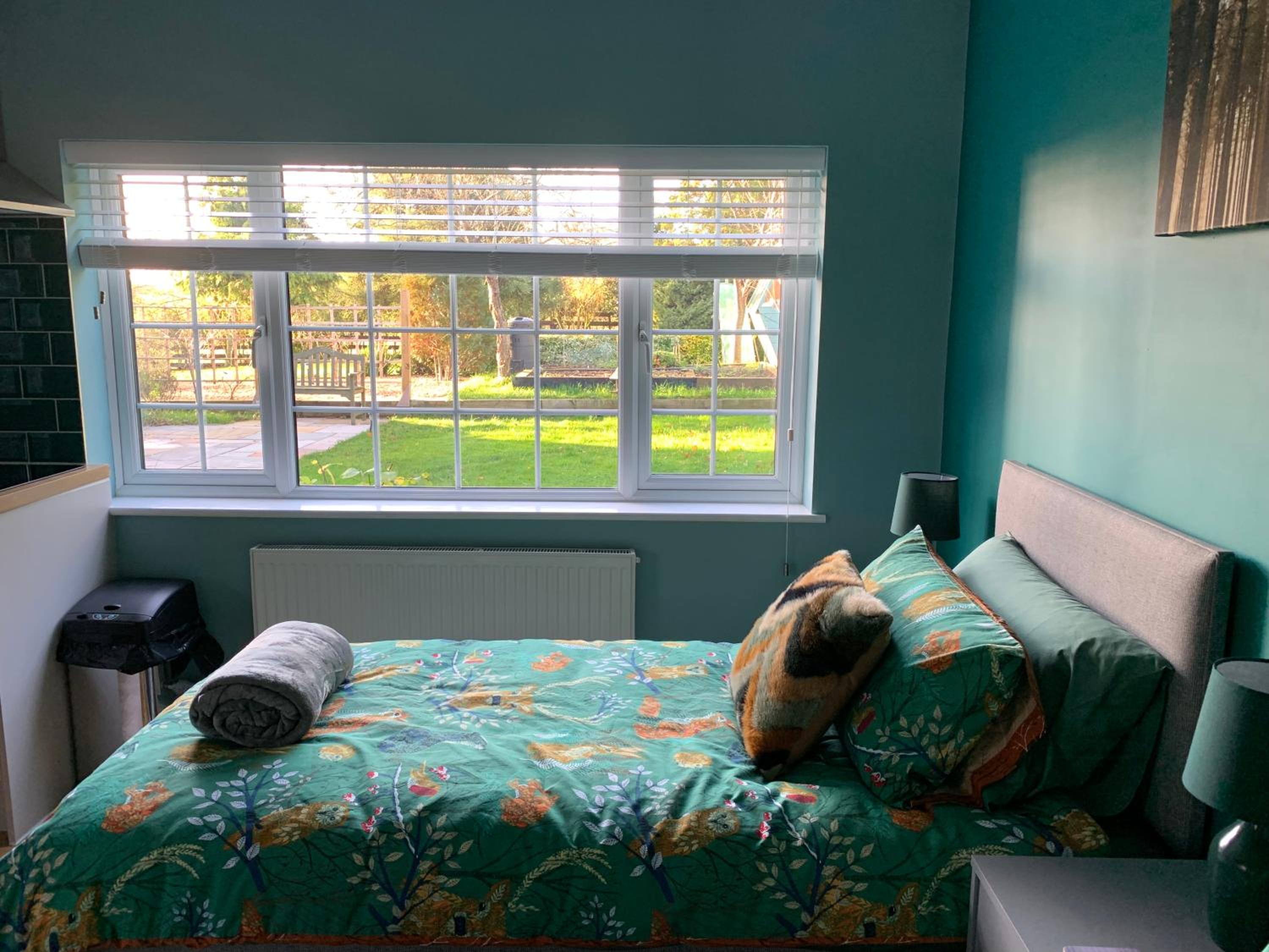 One-Bedroom Apartment photo 1