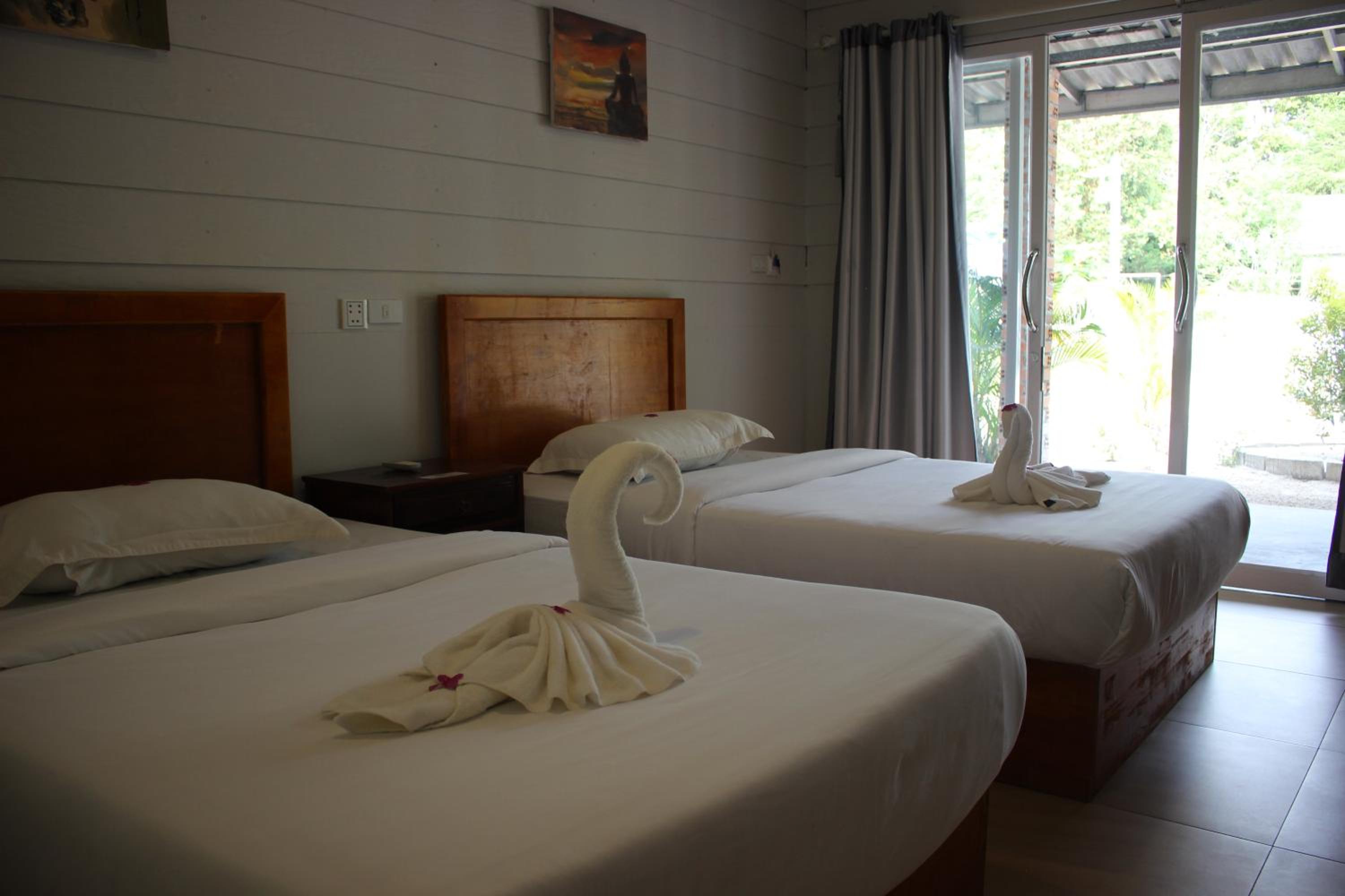 Standard Twin Room with Garden View - Photo 1